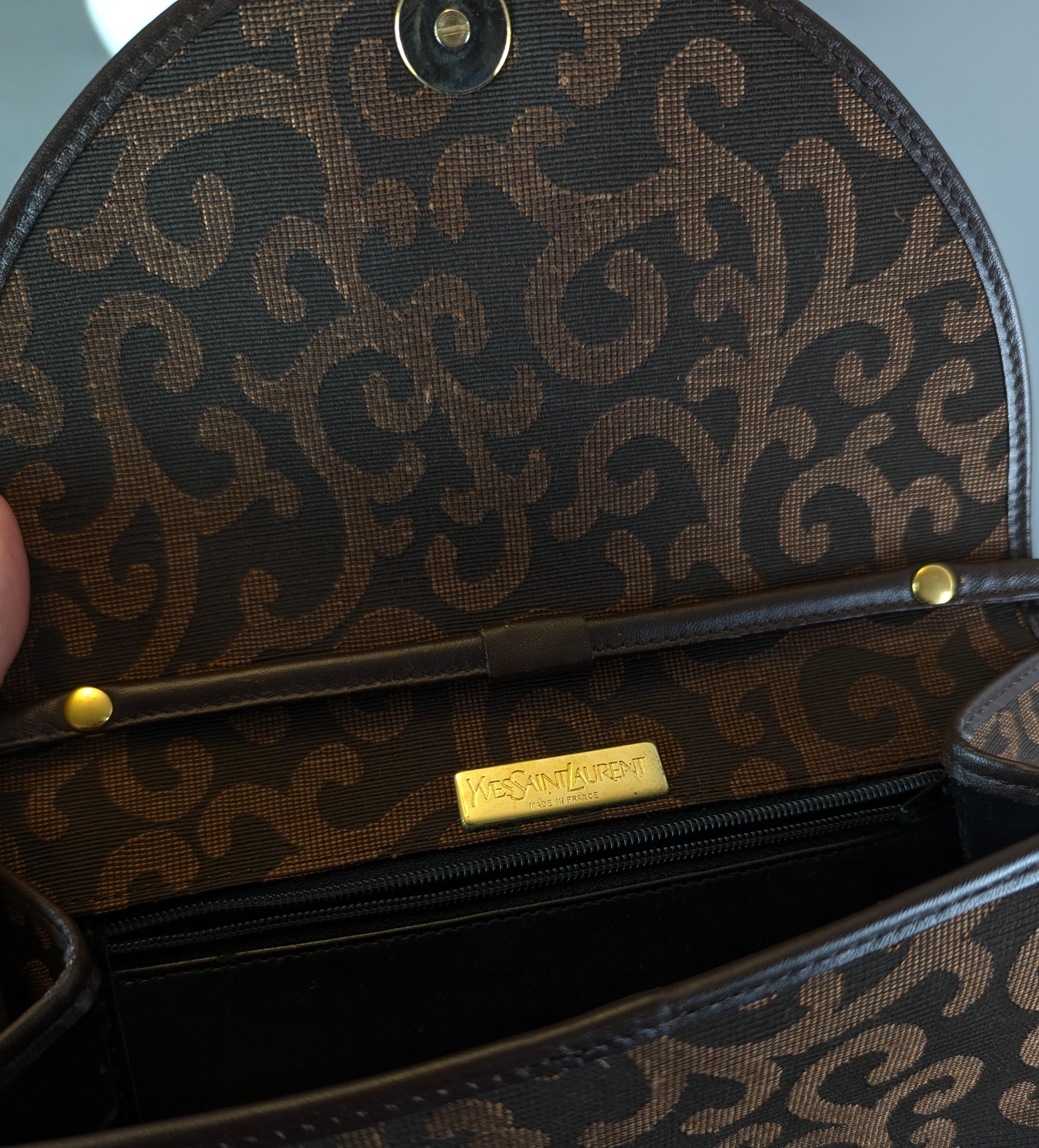 Bolso bandolera de lona Yves Saint Laurent, corazón dorado en venta 4