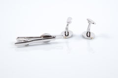 Set di fermacravatte e gemelli Yves Saint Laurent Cassandre YSL