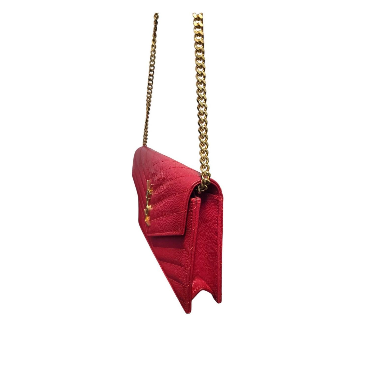 Yves Saint Laurent Portafoglio Cassandre Chevron Matelassé con Catena in vendita 1