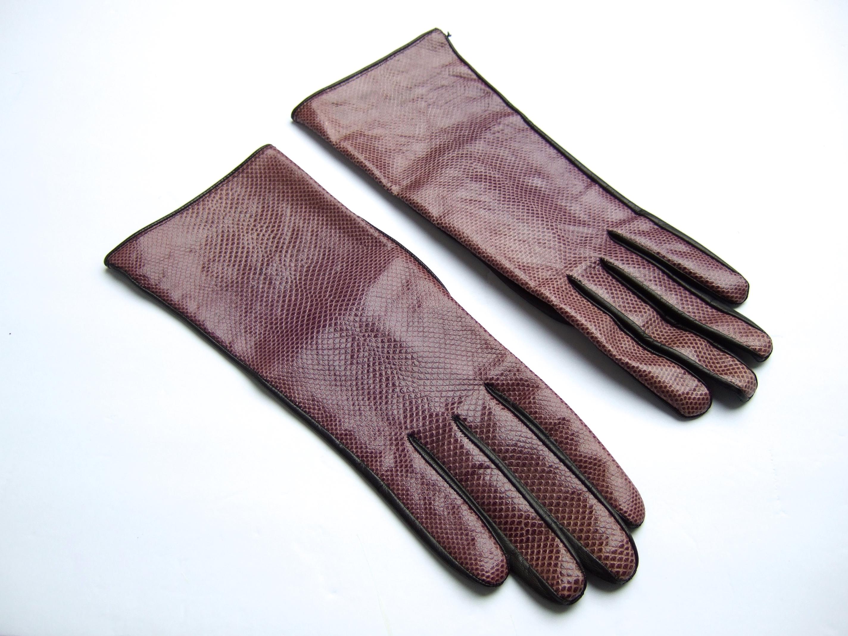 Yves Saint Laurent Chic Embossed Purple Leather Gloves Size 7 c 1980s For Sale 3
