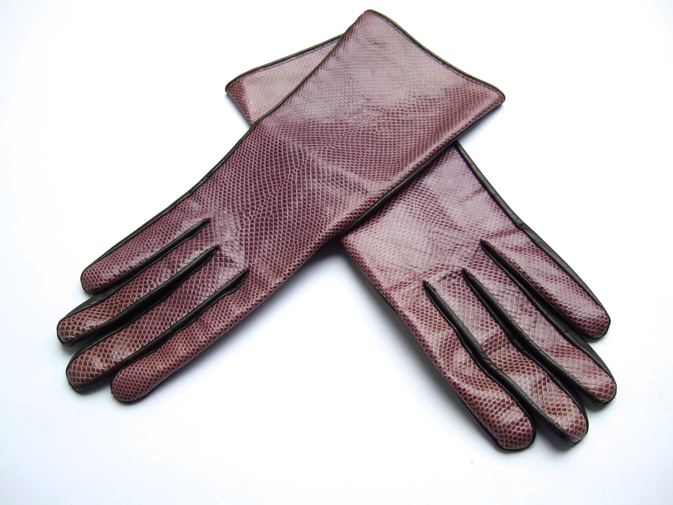 Yves Saint Laurent Chic Embossed Purple Leather Gloves Size 7 c 1980s For Sale 1