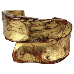 Yves Saint Laurent Bracelet chinois sculpté en bois doré