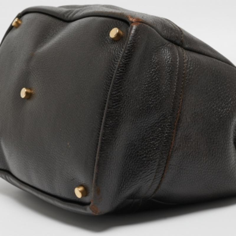 Yves Saint Laurent Bolso Bucket de Piel de Ultramar Marrón Choco Negro en venta