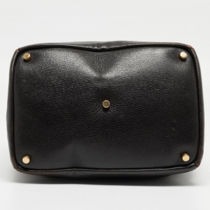 Yves Saint Laurent Bolso Bucket de Piel de Ultramar Marrón Choco en venta 3