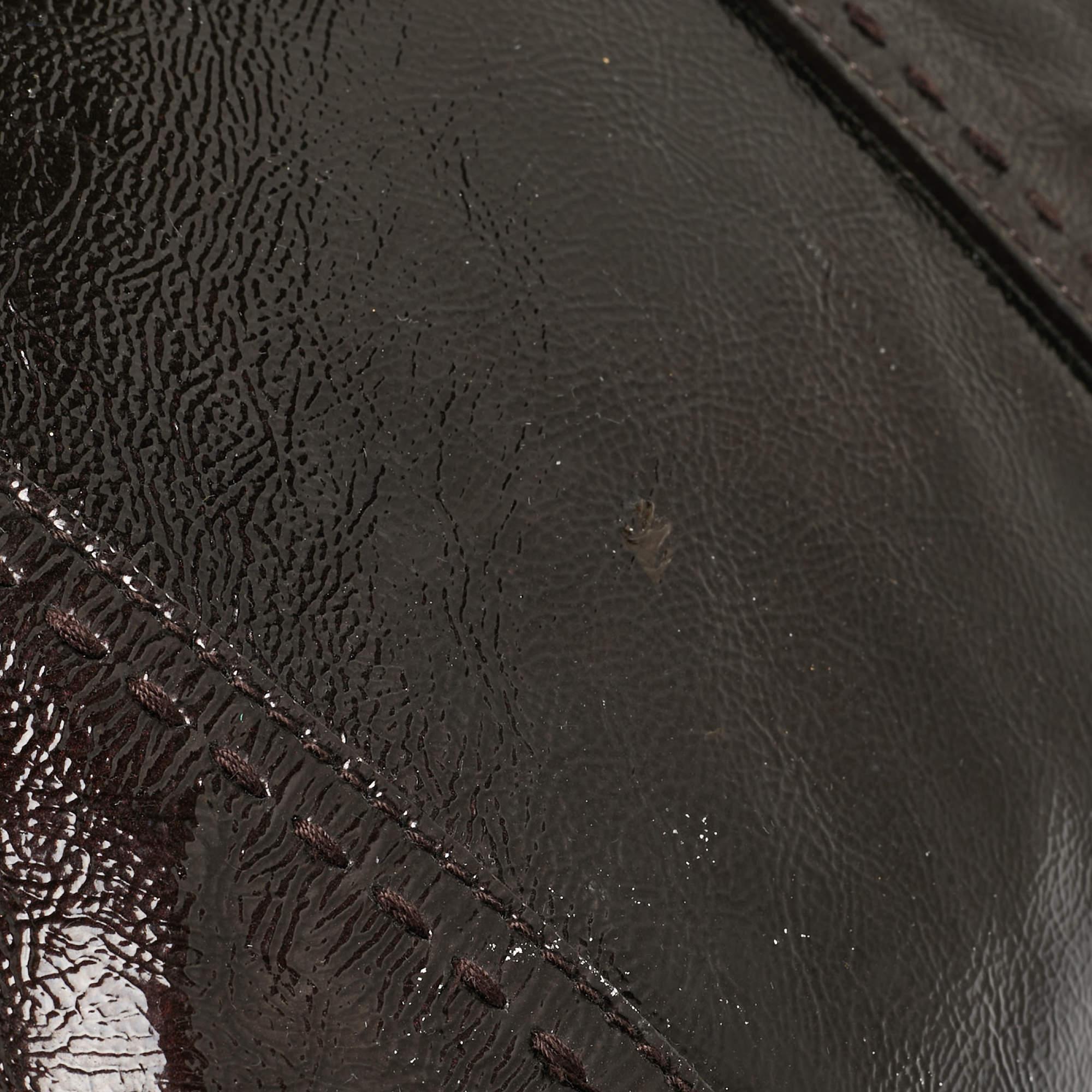Yves Saint Laurent Sac Muse surdimensionné en cuir verni Choco Brown en vente 2