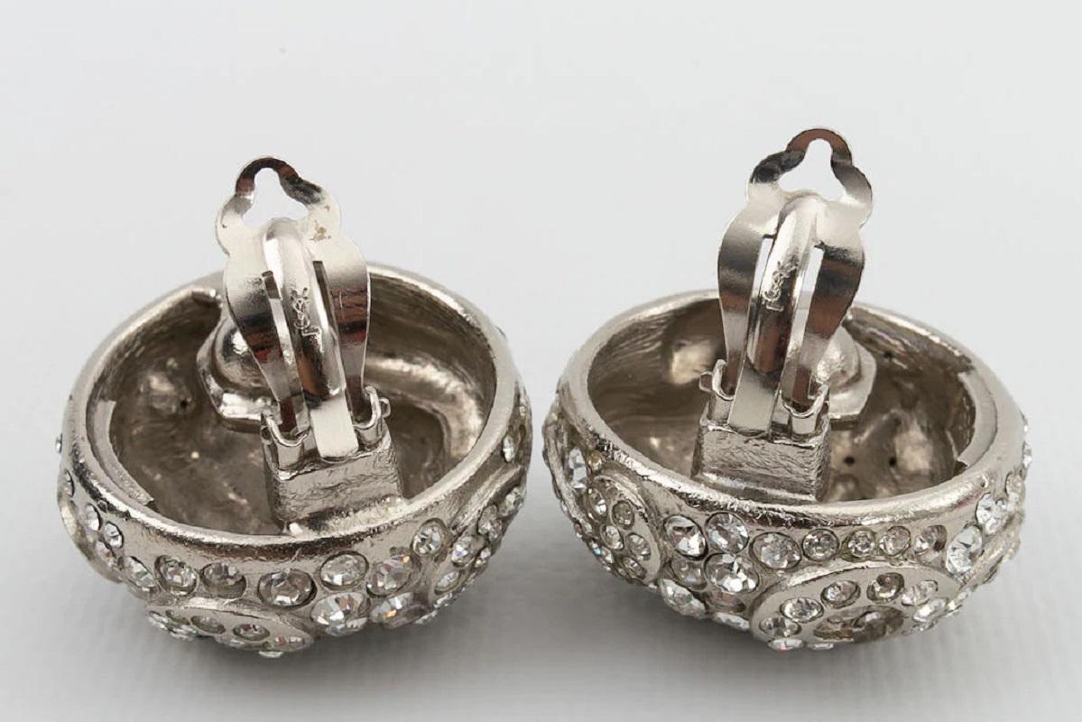 Yves Saint Laurent Clip-on Earrings in Silver metal with Swarovski Crystals For Sale 1