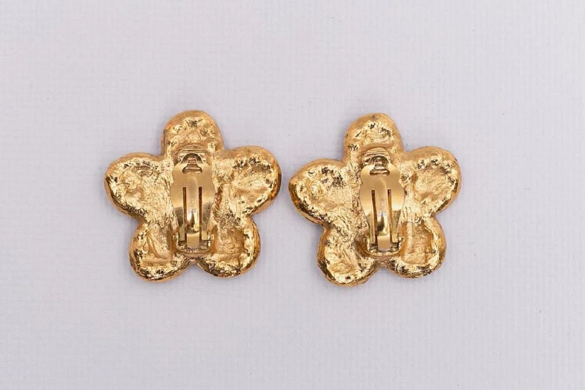 Yves Saint Laurent Clip-on Earrings with Rhinestones In Excellent Condition For Sale In SAINT-OUEN-SUR-SEINE, FR