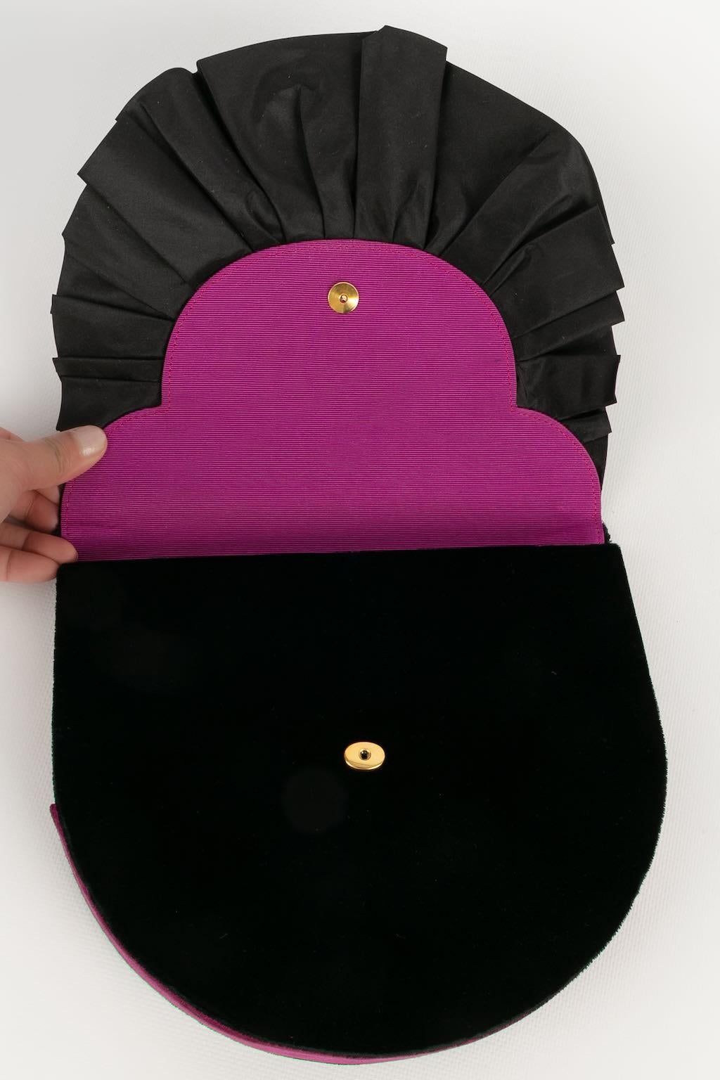 Yves Saint Laurent clutch For Sale 1