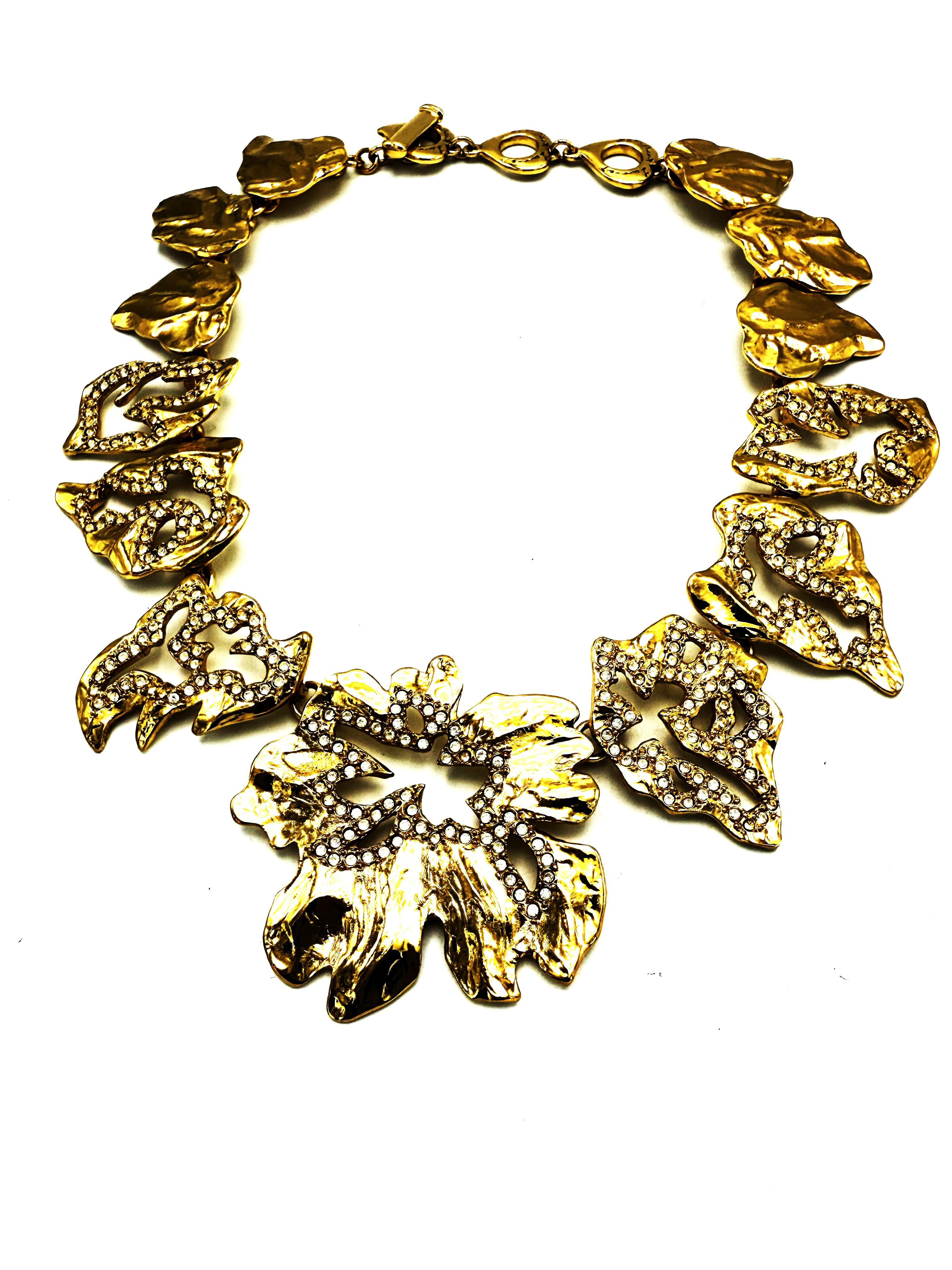 Yves Saint Laurent collier consi de différentes feuilles avec de minuscules rhinsetons en vente 6