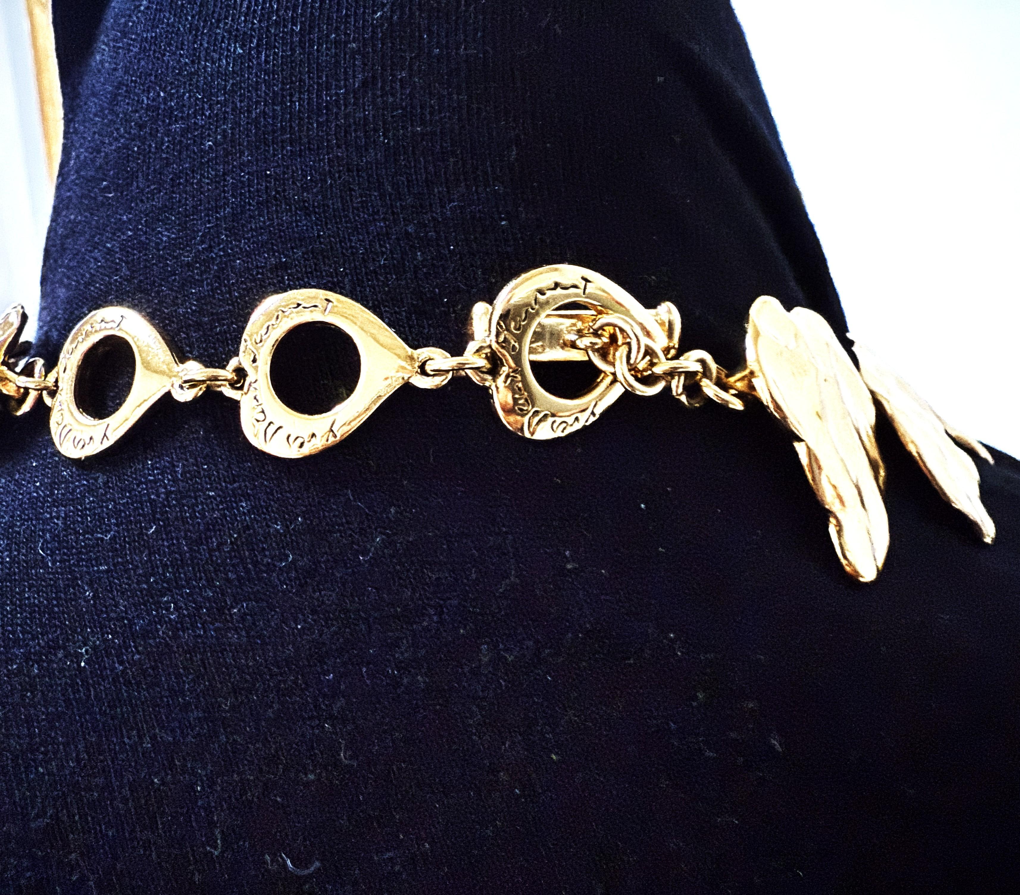 YVES SAINT LAURENT colllier consi of different leaves with tiny rhinsetons in vendita 1