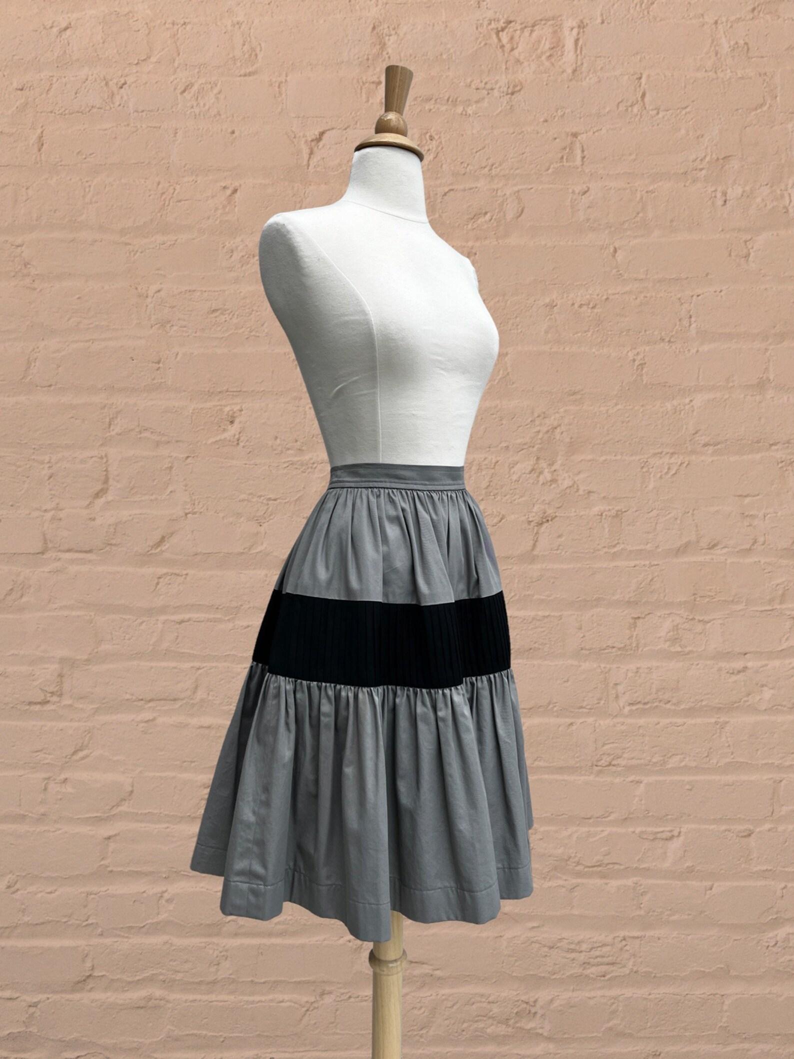 Yves Saint Laurent Colorblock Skirt, Circa 1980s In Excellent Condition For Sale In Brooklyn, NY