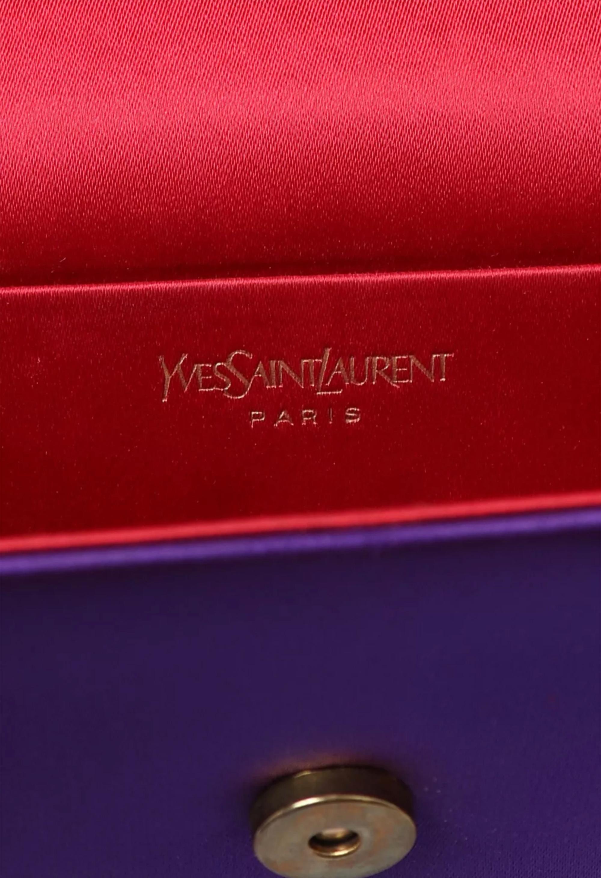 Donna Yves Saint Laurent Couture YSL Pochette in raso di seta viola in vendita