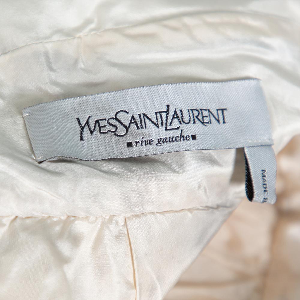 Yves Saint Laurent Cremefarbenes ärmelloses Kleid aus Seidensamt mit Samtbesatz S im Zustand „Gut“ im Angebot in Dubai, Al Qouz 2