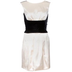 Yves Saint Laurent Cremefarbenes ärmelloses Kleid aus Seidensamt mit Samtbesatz S
