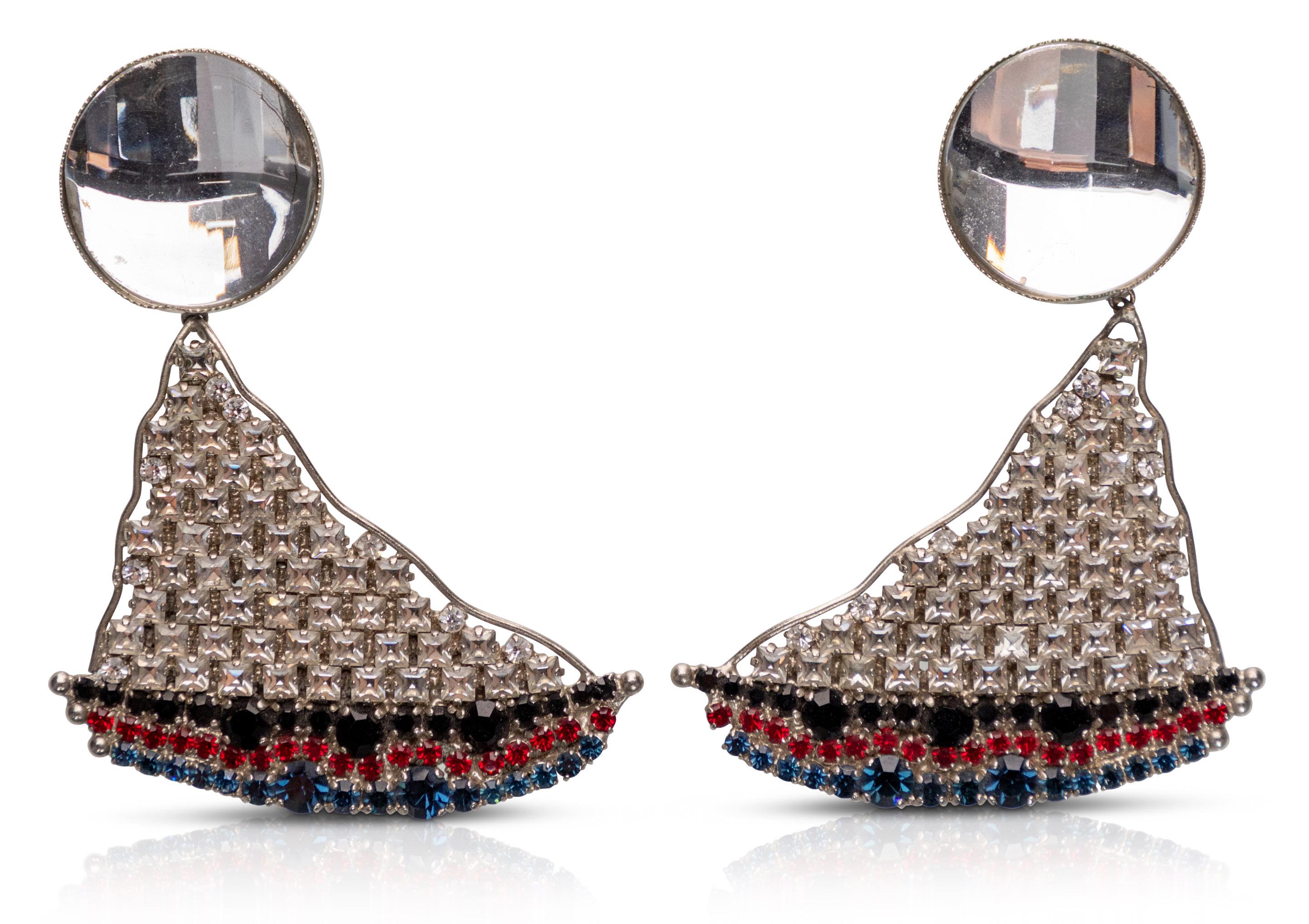 Moderne Yves Saint Laurent Boucles d'oreilles voilier en cristal rares pour collectionneurs YSL, 1988 en vente