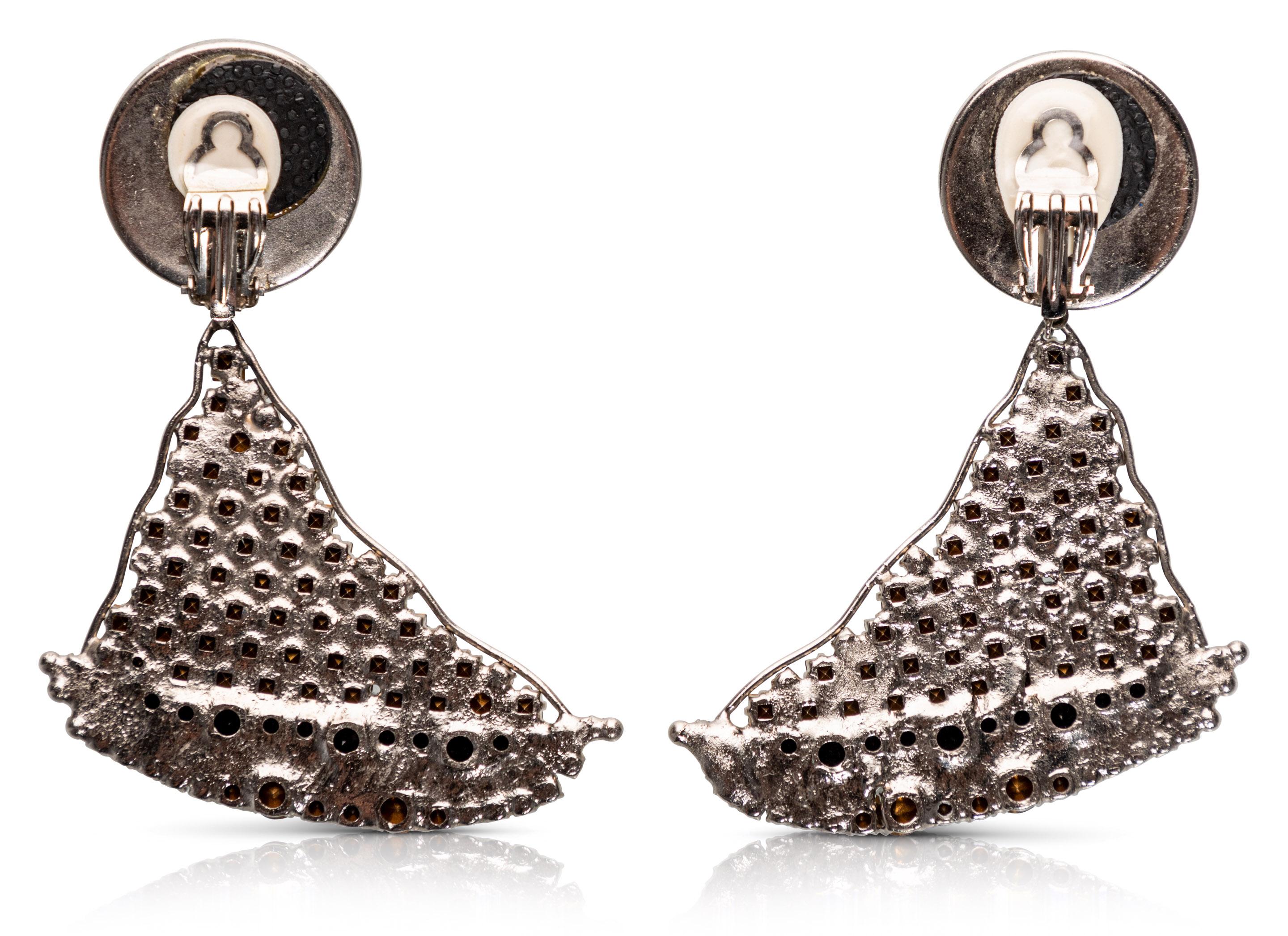Taille ronde Yves Saint Laurent Boucles d'oreilles voilier en cristal rares pour collectionneurs YSL, 1988 en vente