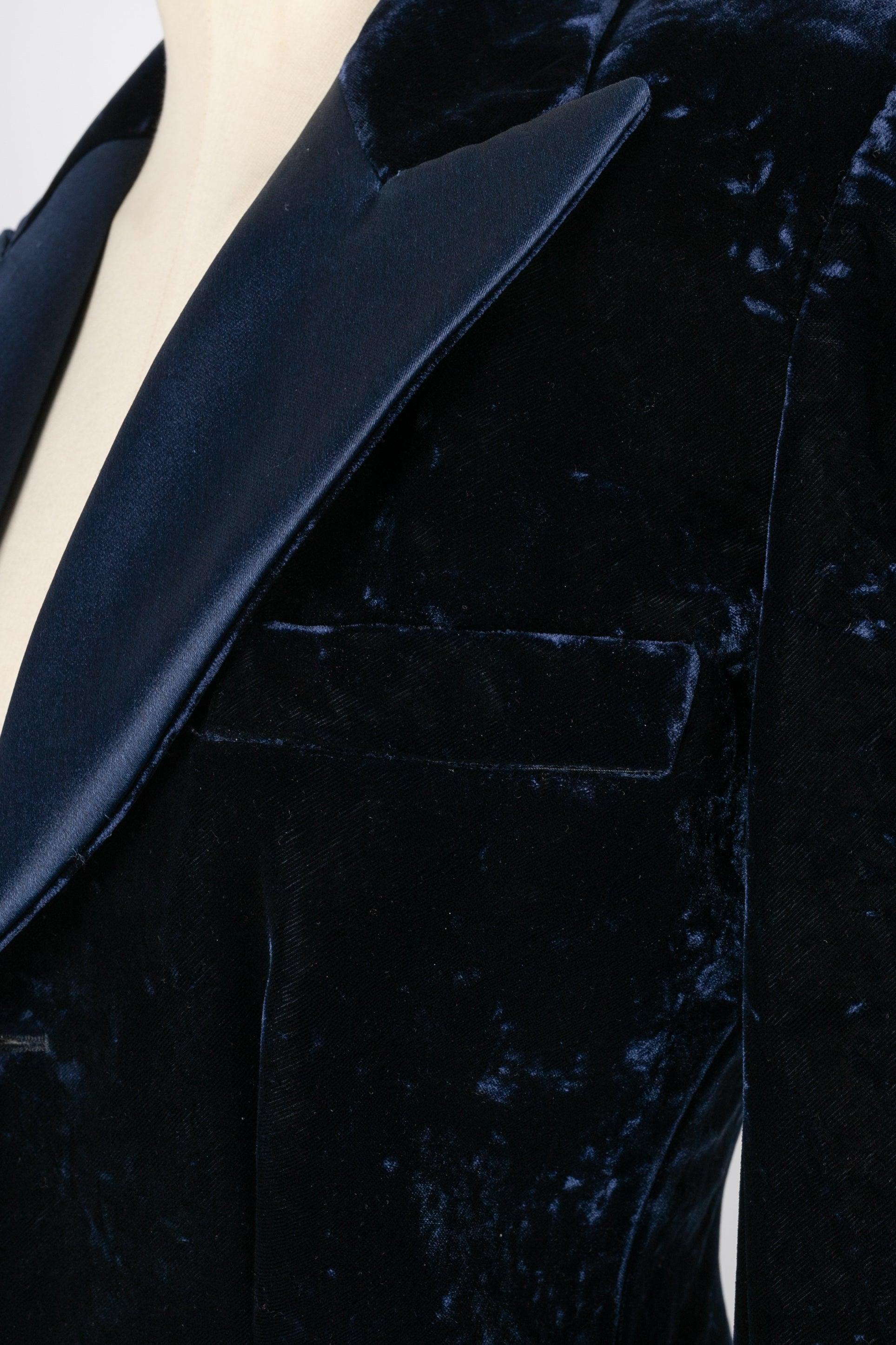 Yves Saint Laurent Dunkelblaue Samtjacke mit Satinkragen und Satinkragen umgekehrt im Angebot 1