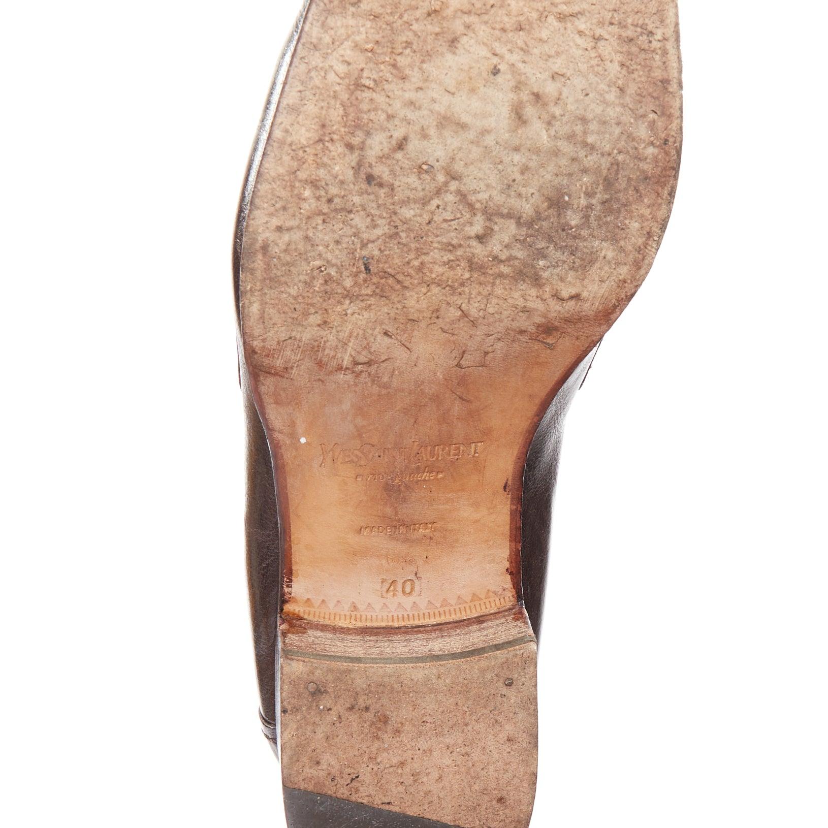 Yves Saint Laurent in pelle marrone scuro con cuciture a Y e punta quadrata UK7 EU41 in vendita 5