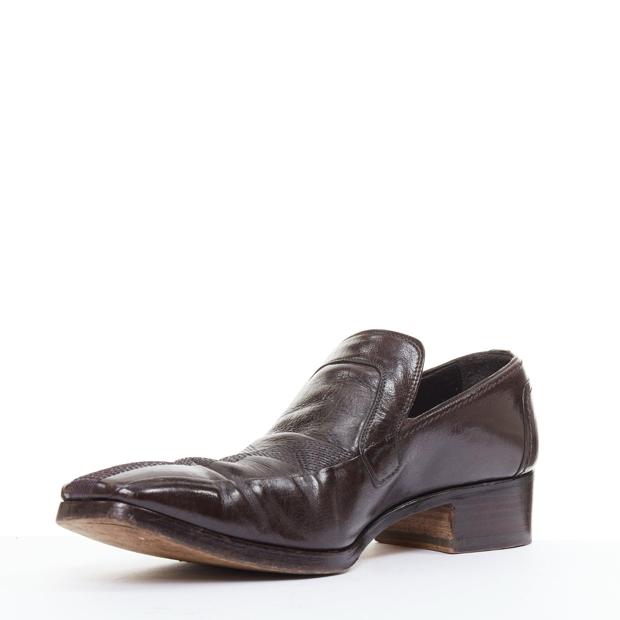 Yves Saint Laurent in pelle marrone scuro con cuciture a Y e punta quadrata UK7 EU41 In condizioni discrete in vendita a Hong Kong, NT