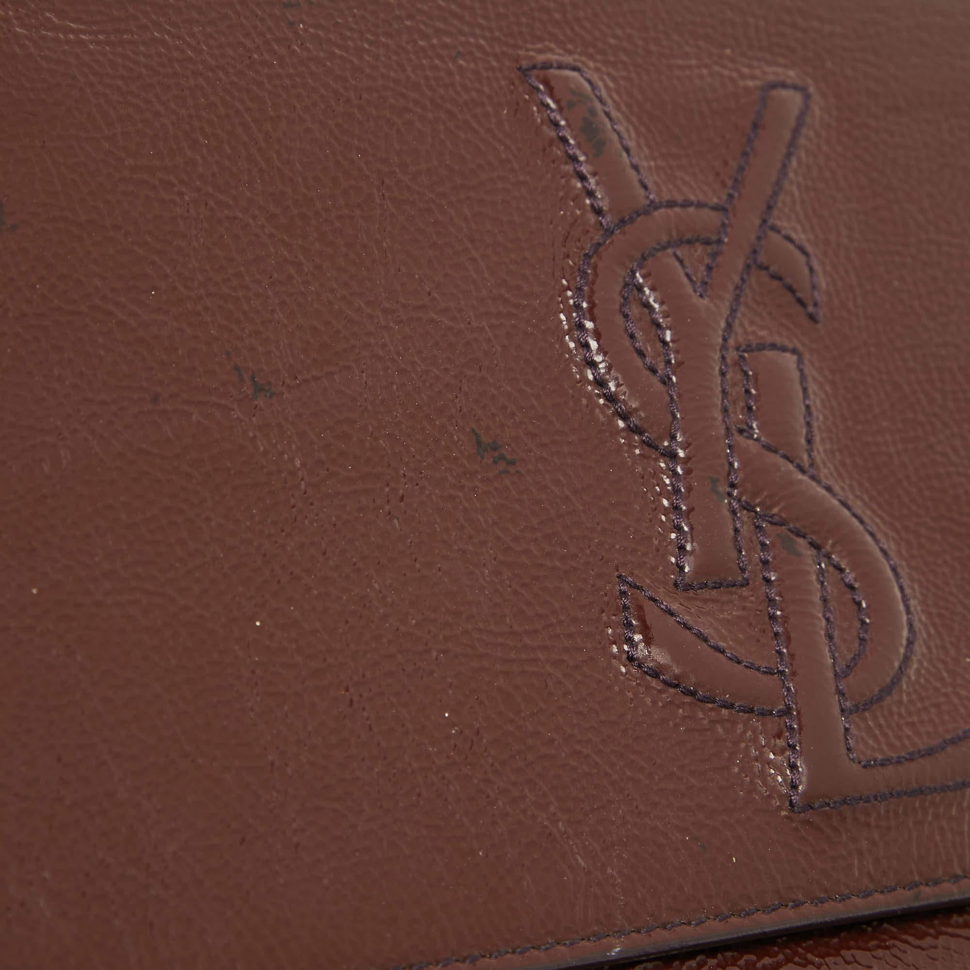 Yves Saint Laurent Dark Brown Patent Leather Belle De Jour Flap Clutch In Good Condition For Sale In Dubai, Al Qouz 2