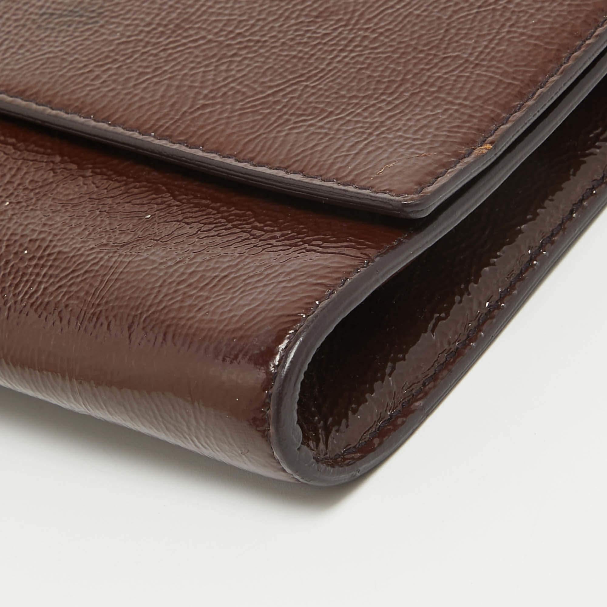 Yves Saint Laurent Dark Brown Patent Leather Belle De Jour Flap Clutch For Sale 5