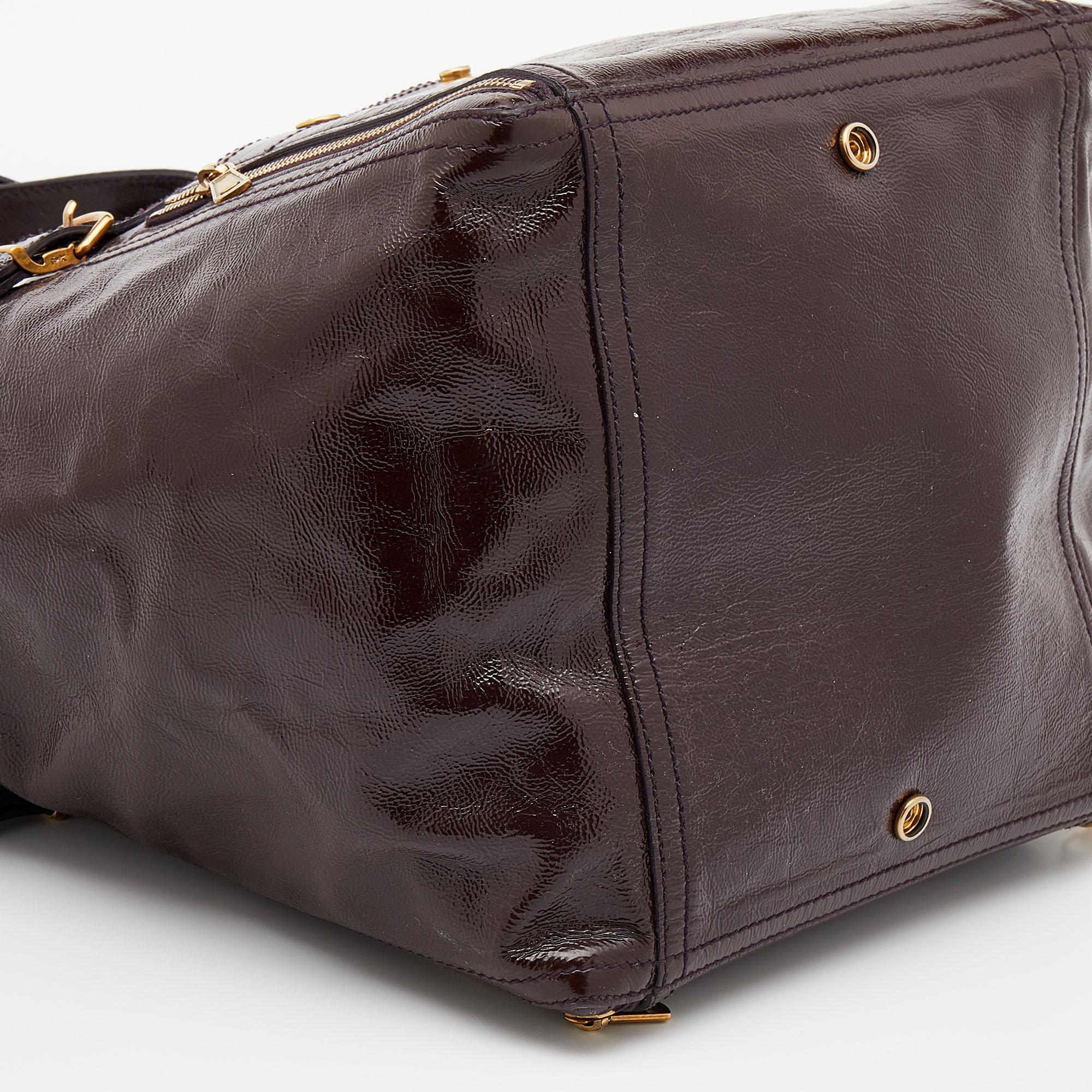Yves Saint Laurent Grand fourre-tout Downtown en cuir verni marron foncé 2