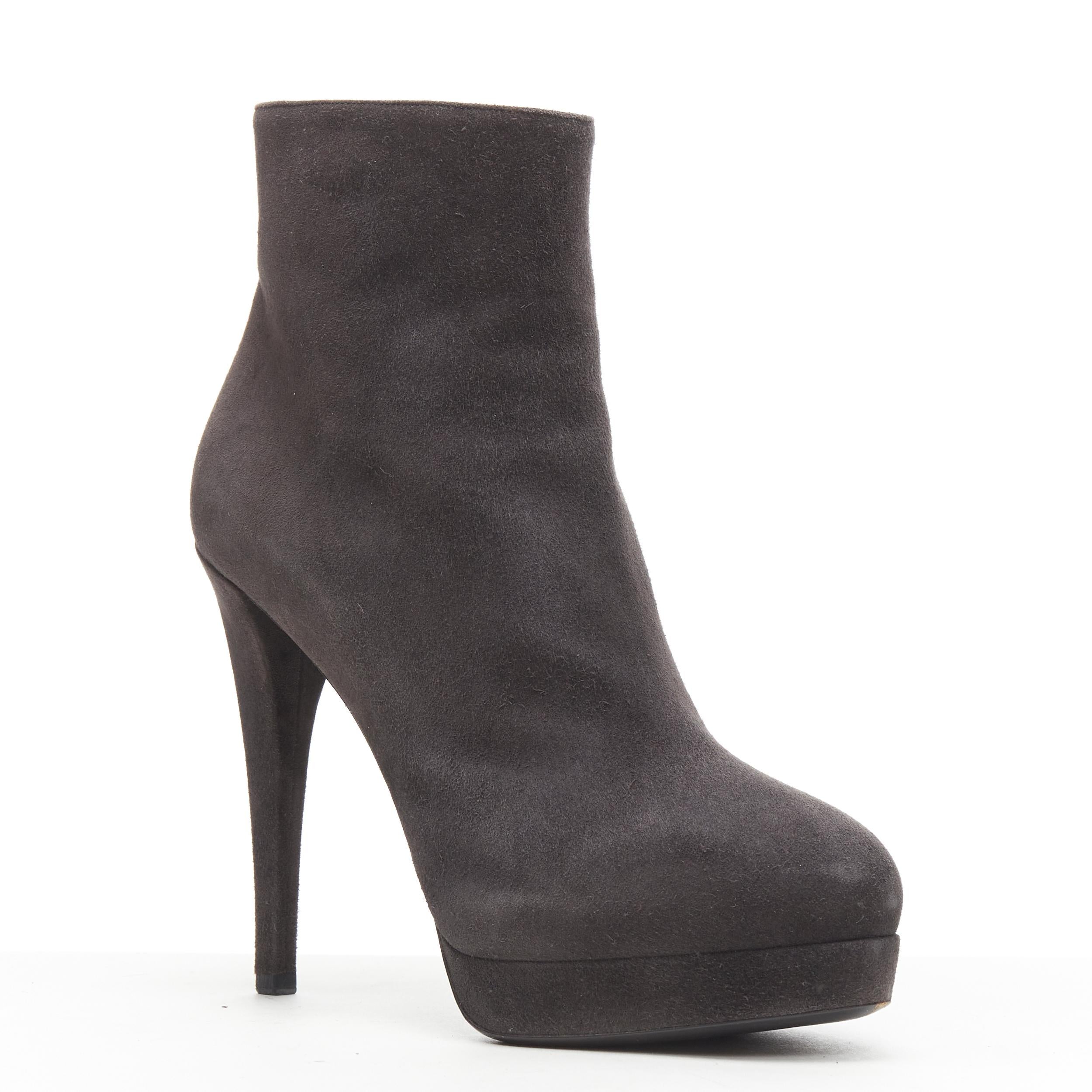 YVES SAINT LAURENT dark grey suede almond toe platform ankle bootie EU37.5 
Reference: GIYG/A00111 
Brand: Yves Saint Laurent 
Material: Suede 
Color: Grey
Pattern: Solid 
Closure: Zip 
Extra Detail: Platform bootie. 
Made in: Italy 


CONDITION: