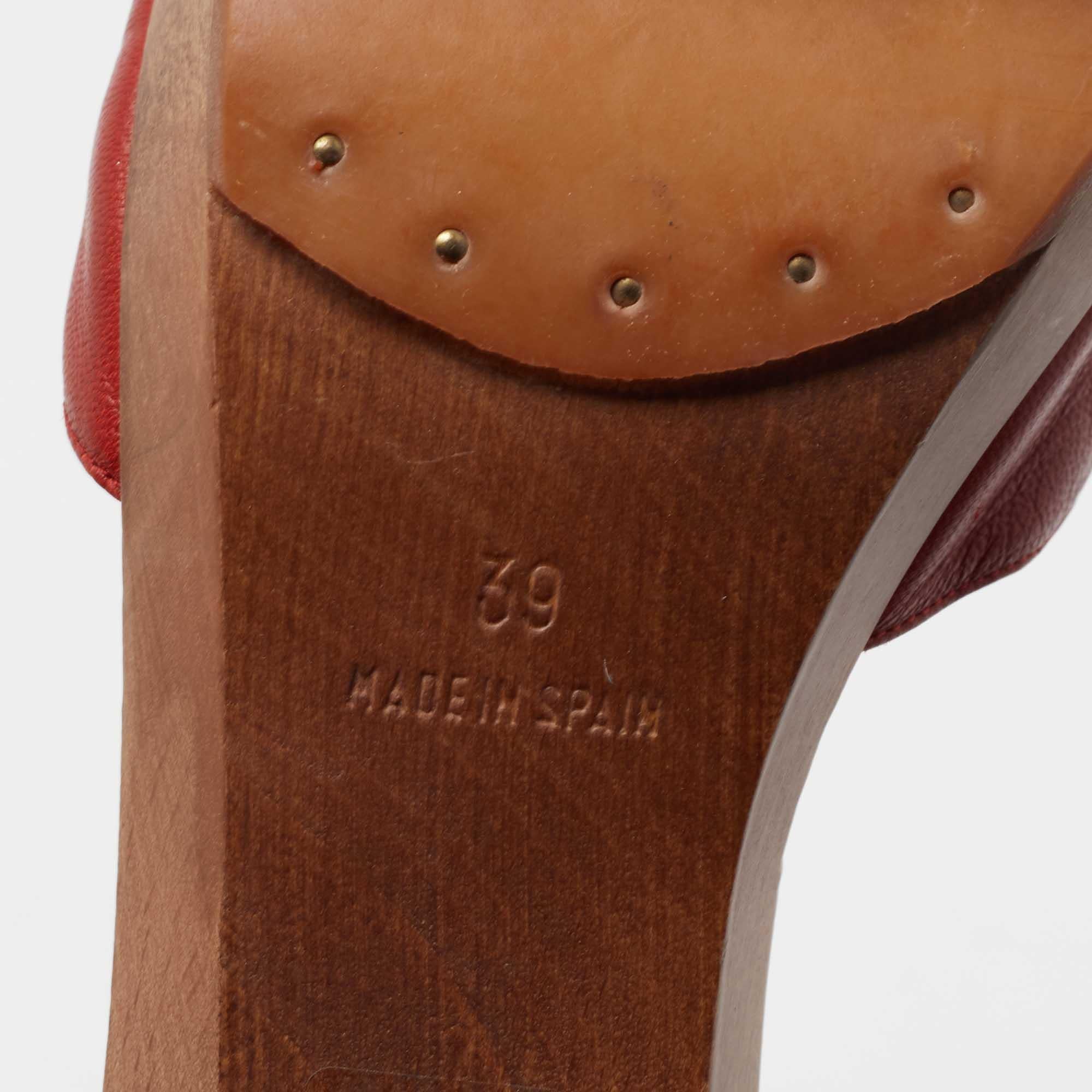 Yves Saint Laurent Dark Orange Leather Flower Applique Clogs Size 39 For Sale 4