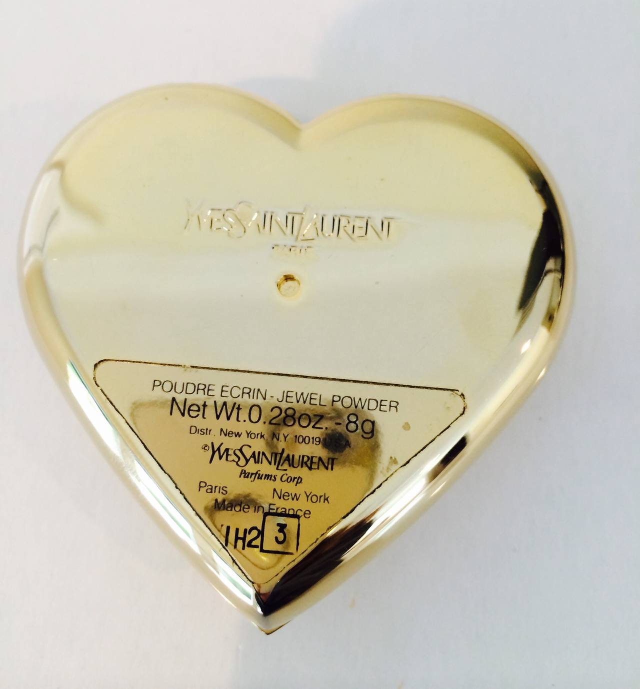 Yves Saint Laurent  Dazzling Emerald Green Crystal  Jewel Heart Compact YSL In New Condition For Sale In Boca Raton, FL