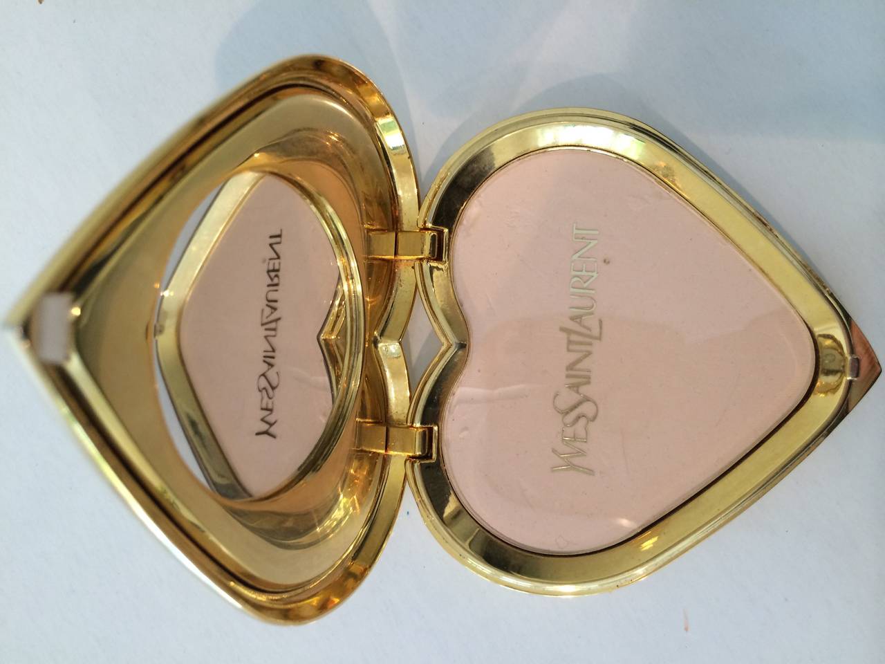 Yves Saint Laurent  Dazzling Emerald Green Crystal  Jewel Heart Compact YSL For Sale 1