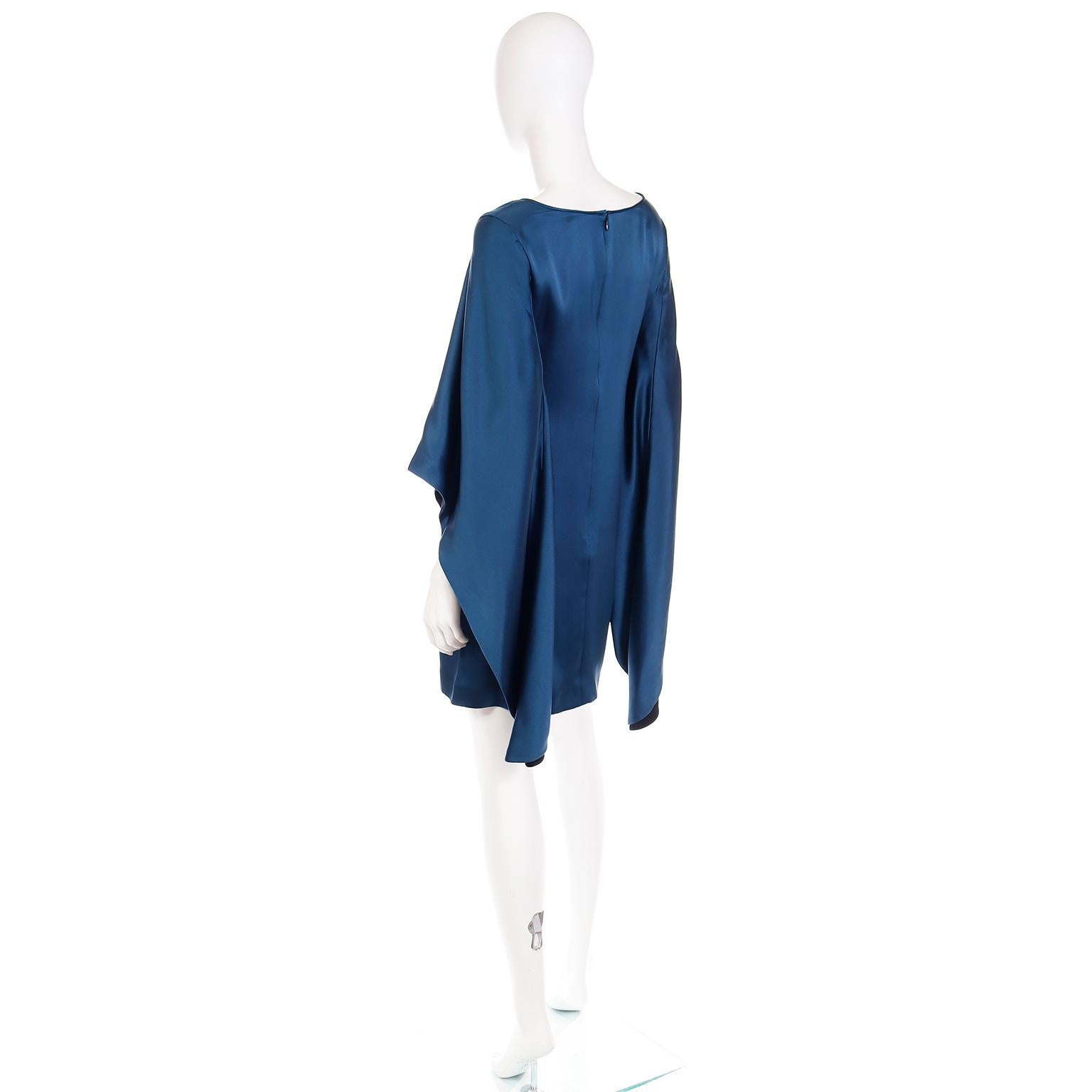 Robe Yves Saint Laurent vintage en soie bleue avec manches fantaisie Pour femmes en vente