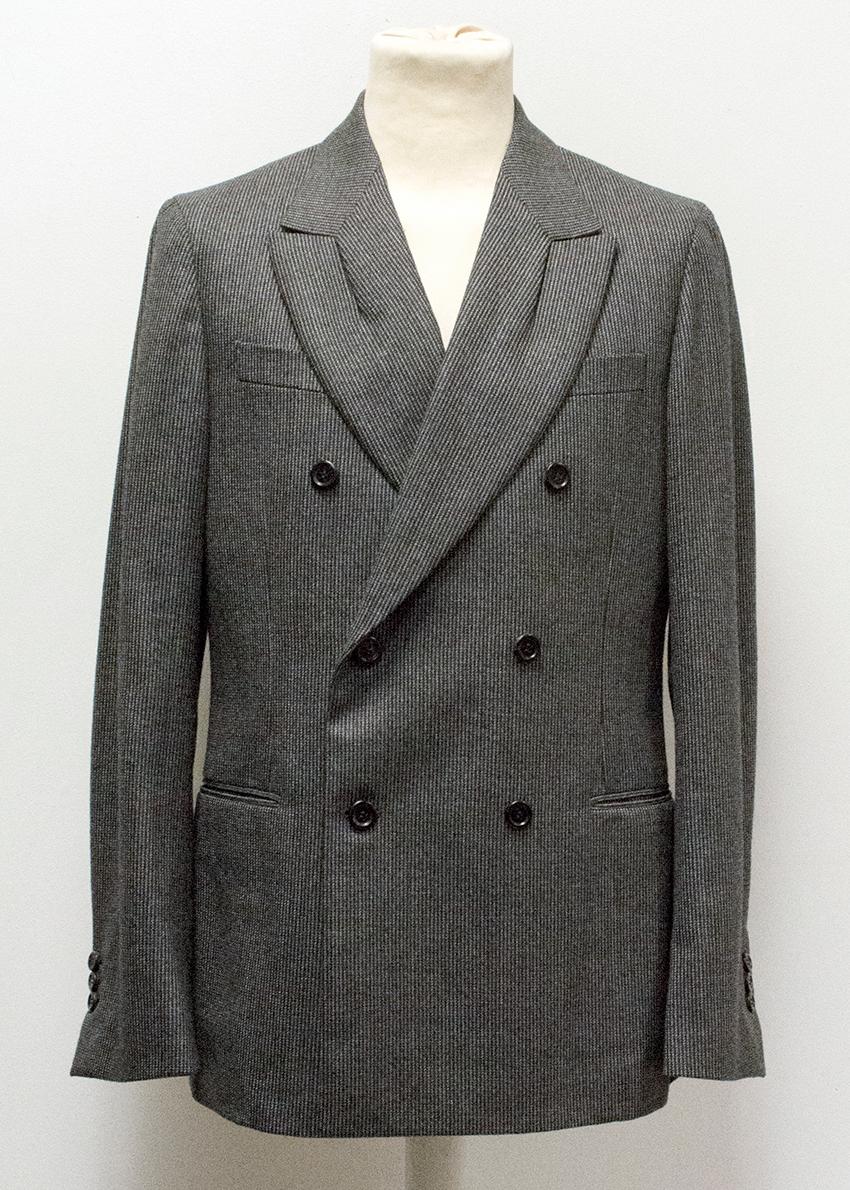 Saint Laurent Double Breasted Coat

Grey in colour

Lightweight

Beautiful, Quality Fabric

100% Wool

Double Vented

Excellent Condition

Please note, these items are pre-owned and may show signs of being stored even when unworn and unused. This is