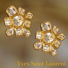 Yves Saint Laurent - Ensemble boucles d'oreilles et broche