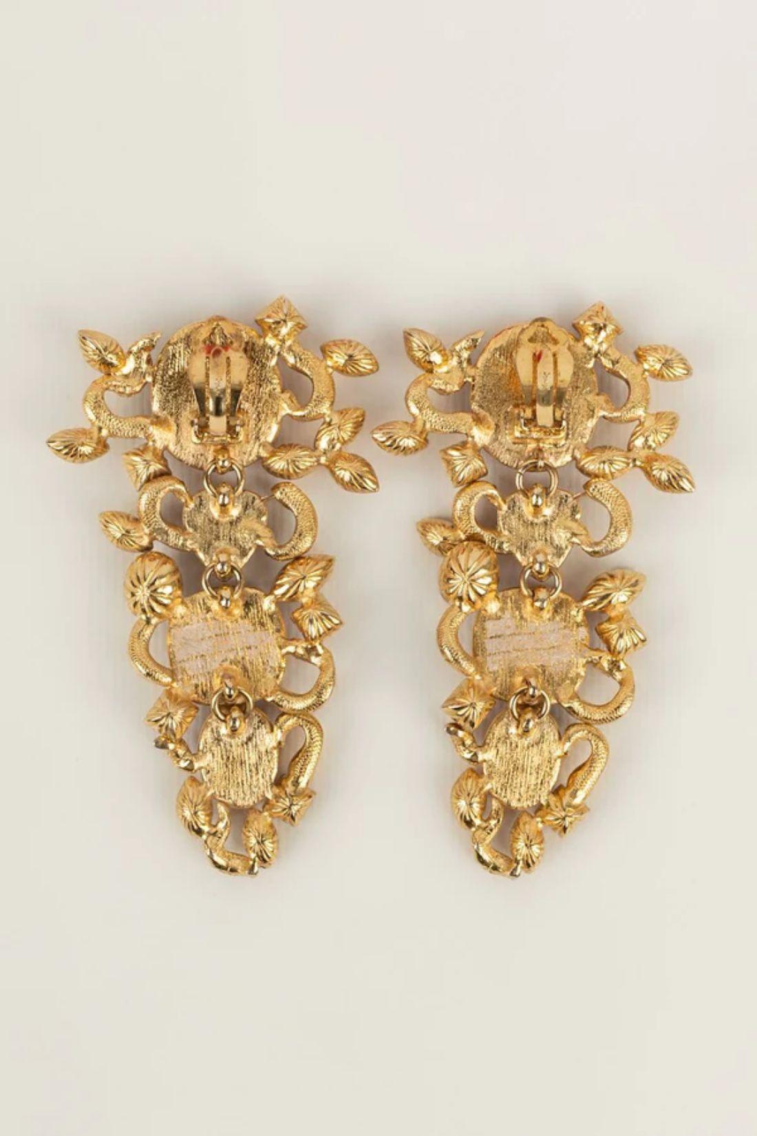 Yves Saint Laurent Earrings in Gold Plated Rhinestone and Resin For Sale 2