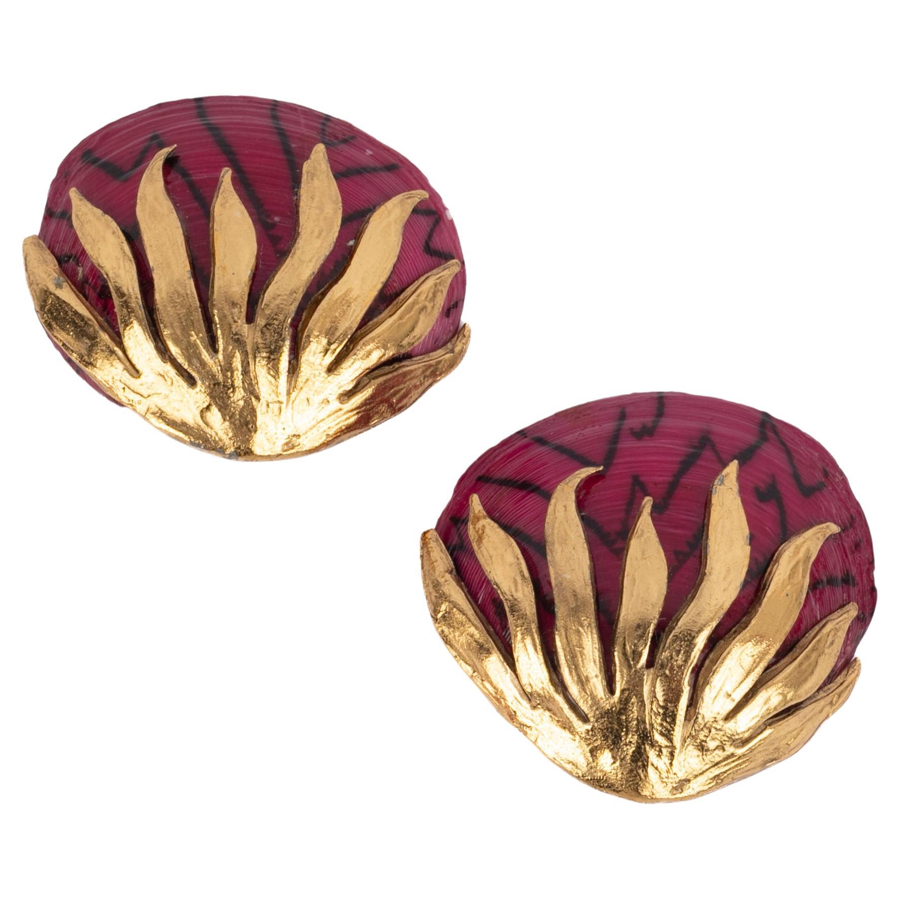 Orecchini "conchiglie" di Yves Saint Laurent in vendita