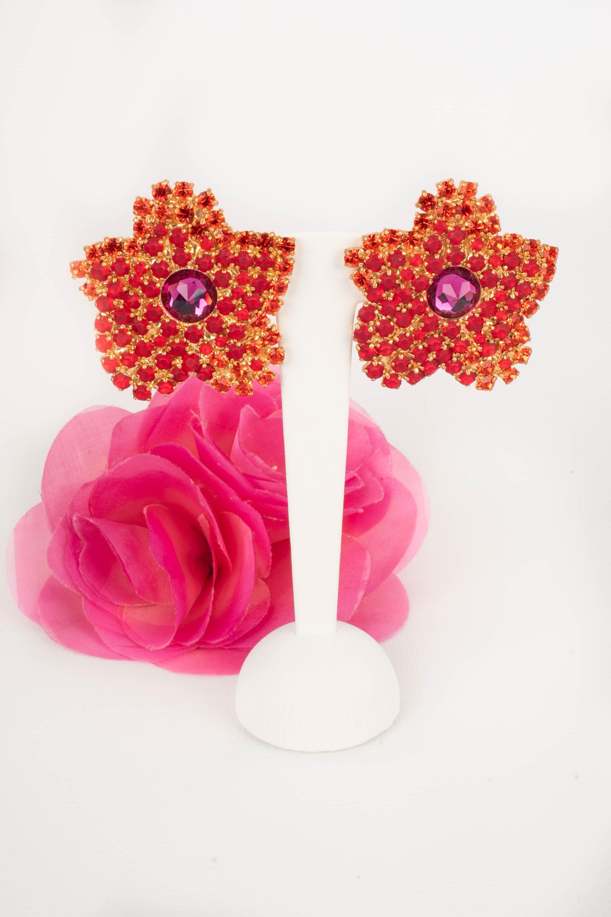 Orecchini con strass di Yves Saint Laurent in vendita 3