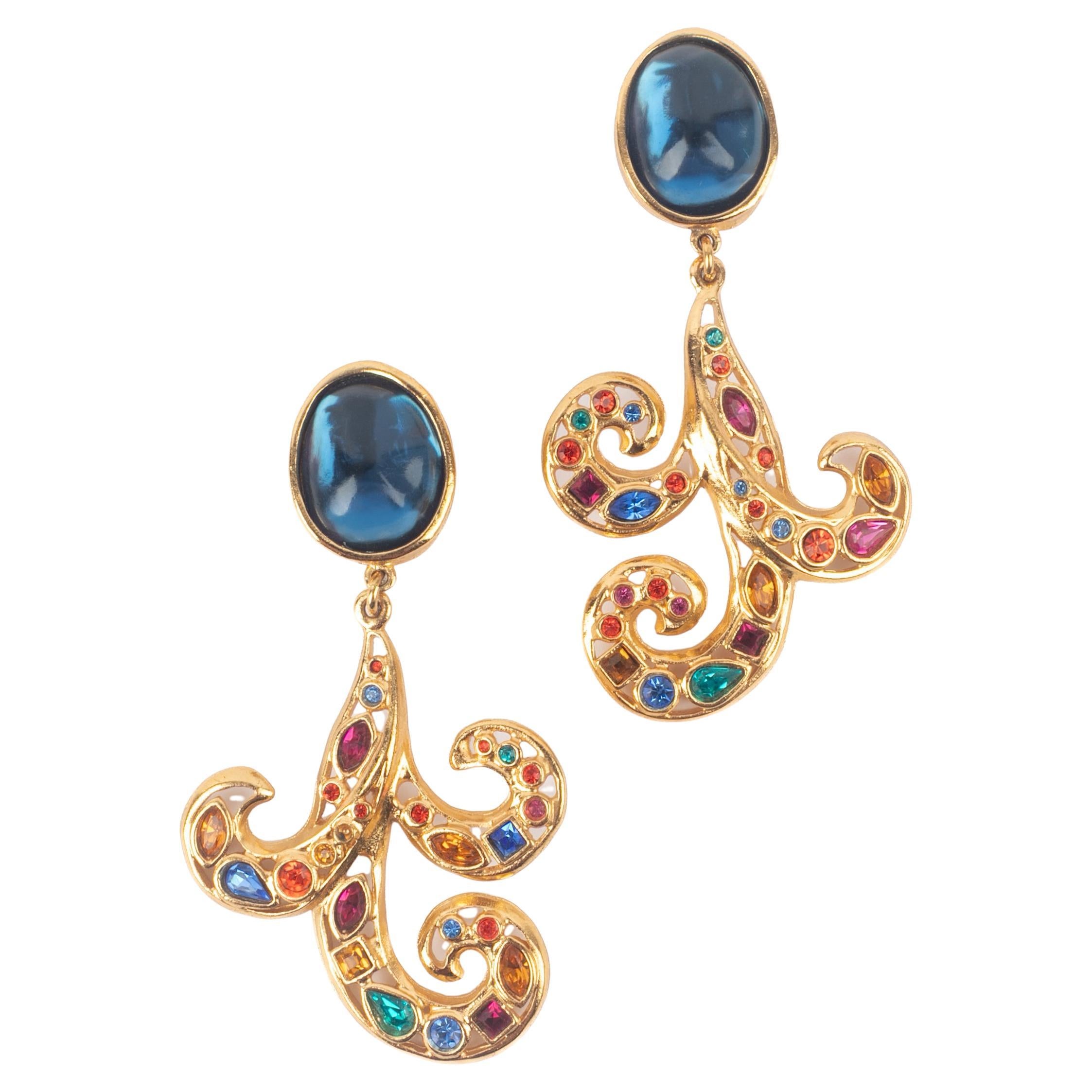 Orecchini con strass di Yves Saint Laurent