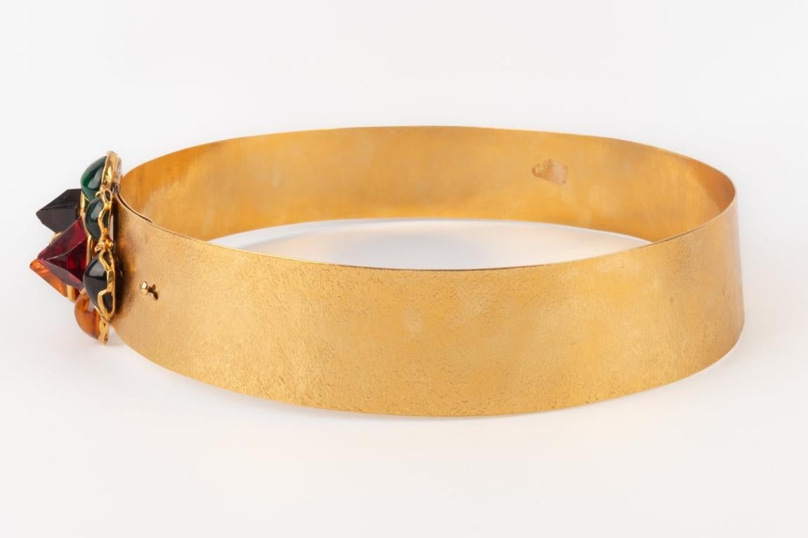 Cintura in metallo dorato con incisione di Yves Saint Laurent In condizioni ottime in vendita a SAINT-OUEN-SUR-SEINE, FR