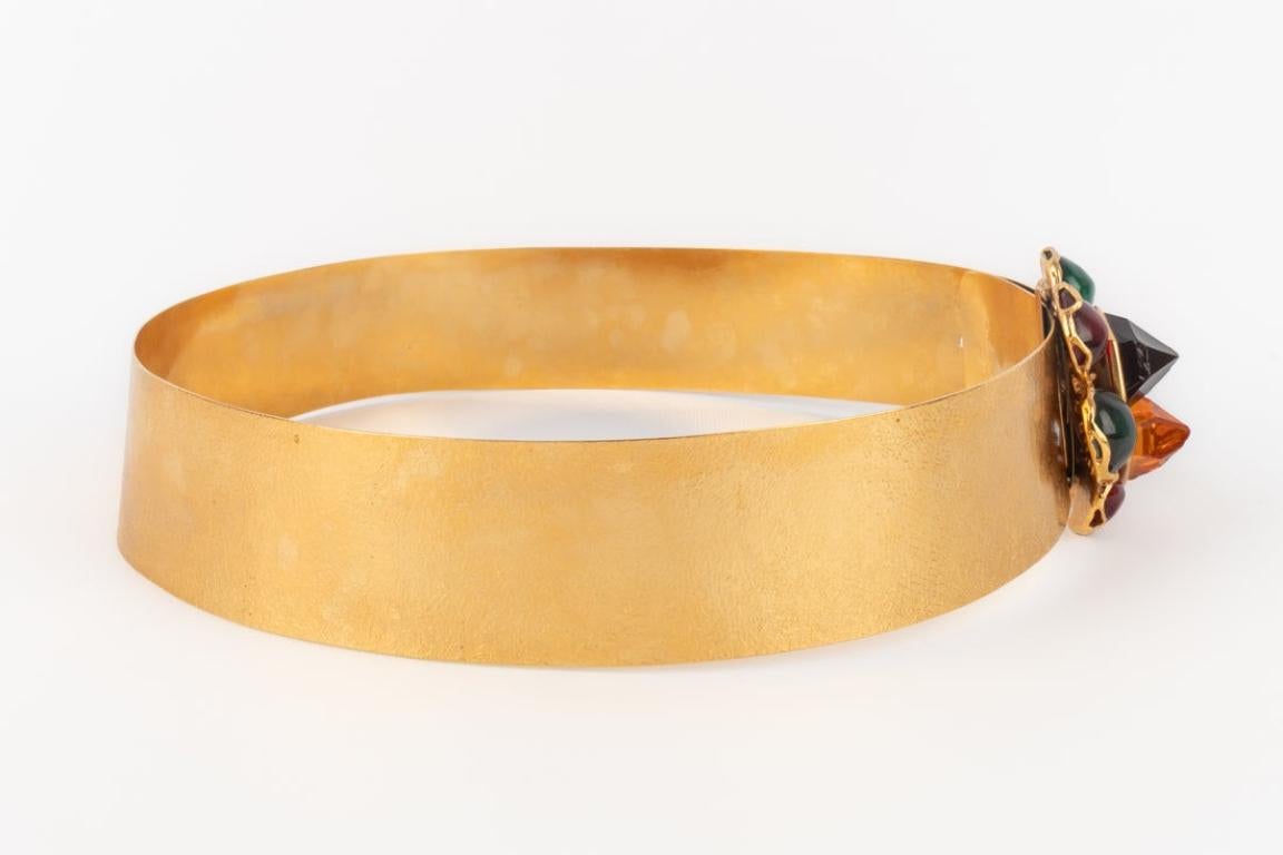 Donna Cintura in metallo dorato con incisione di Yves Saint Laurent in vendita