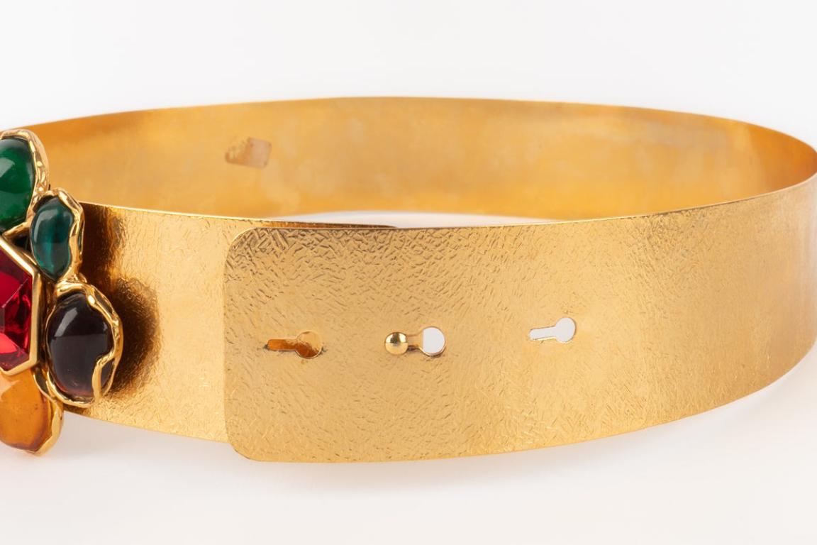 Cintura in metallo dorato con incisione di Yves Saint Laurent in vendita 3