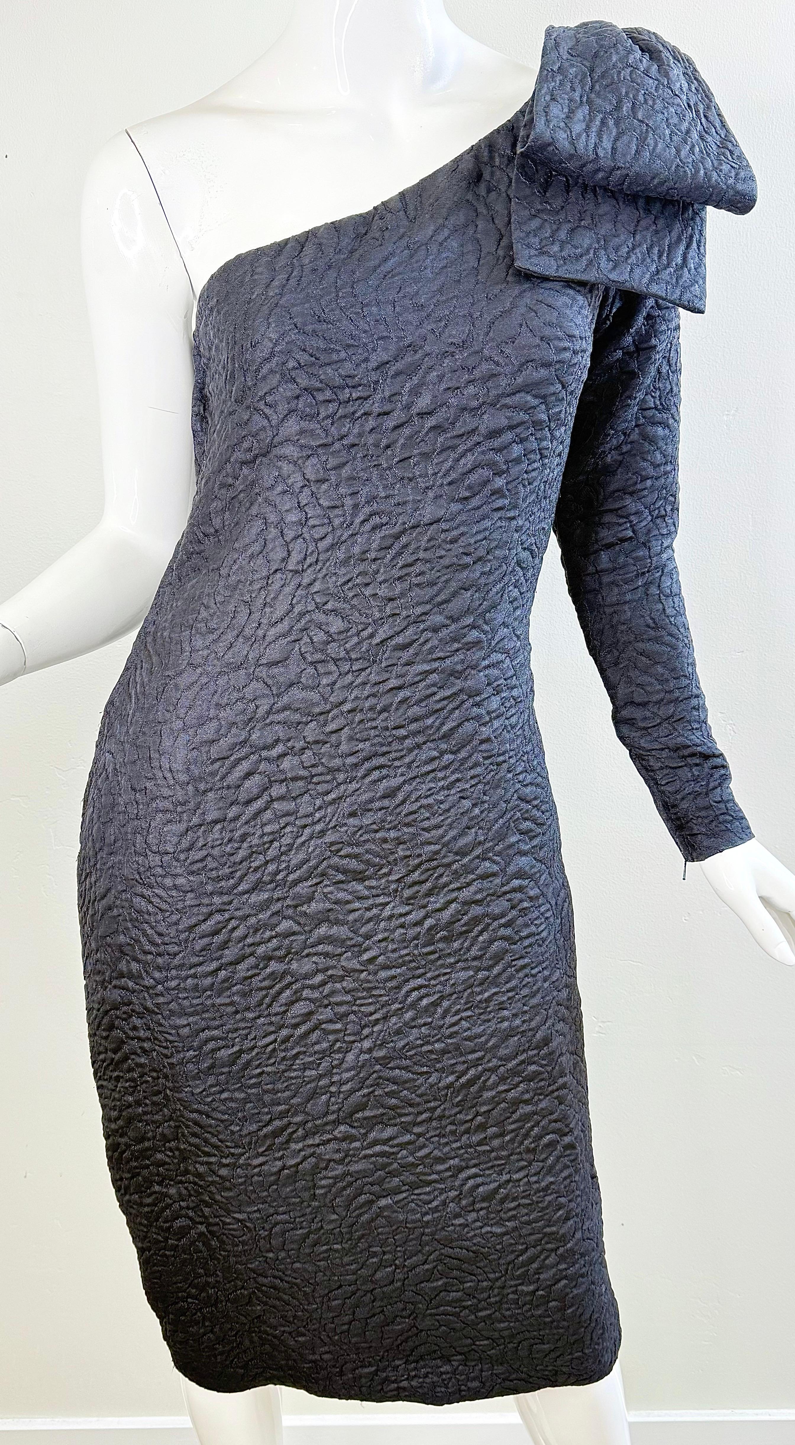 Yves Saint Laurent Herbst 1988 Schwarzes Ein-Schulter-Kleid mit strukturierter Schleife Vintage By YSL im Angebot 6