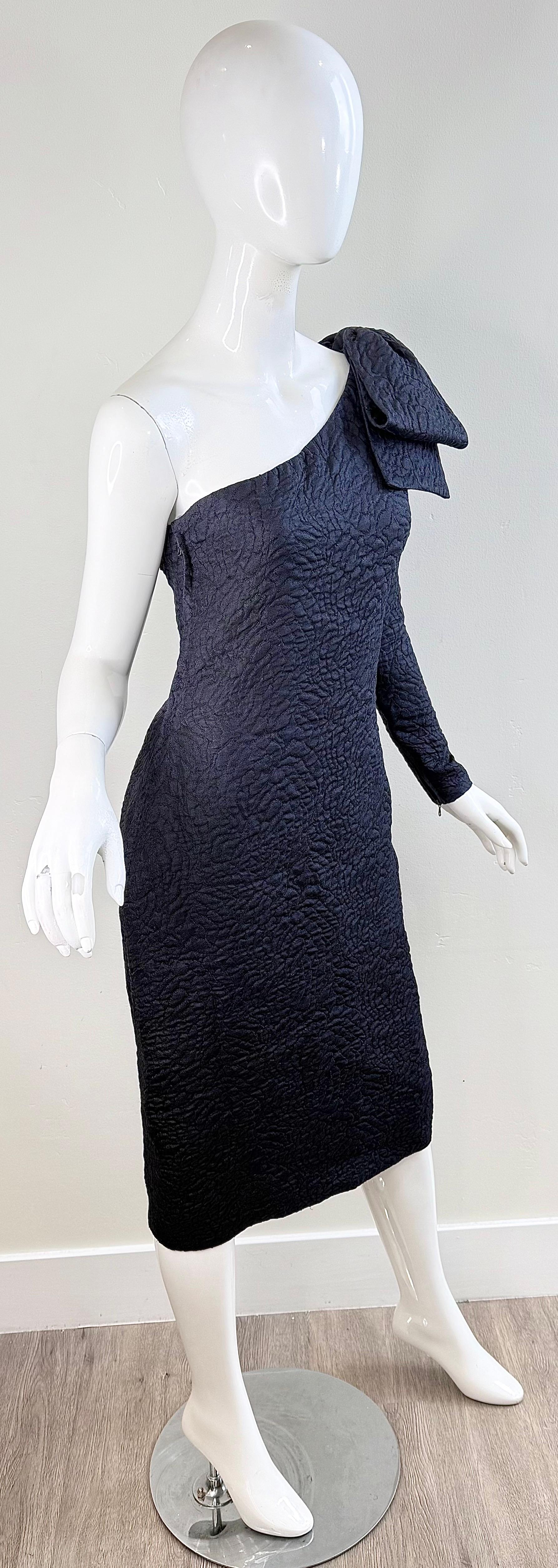 Yves Saint Laurent Herbst 1988 Schwarzes Ein-Schulter-Kleid mit strukturierter Schleife Vintage By YSL im Angebot 8