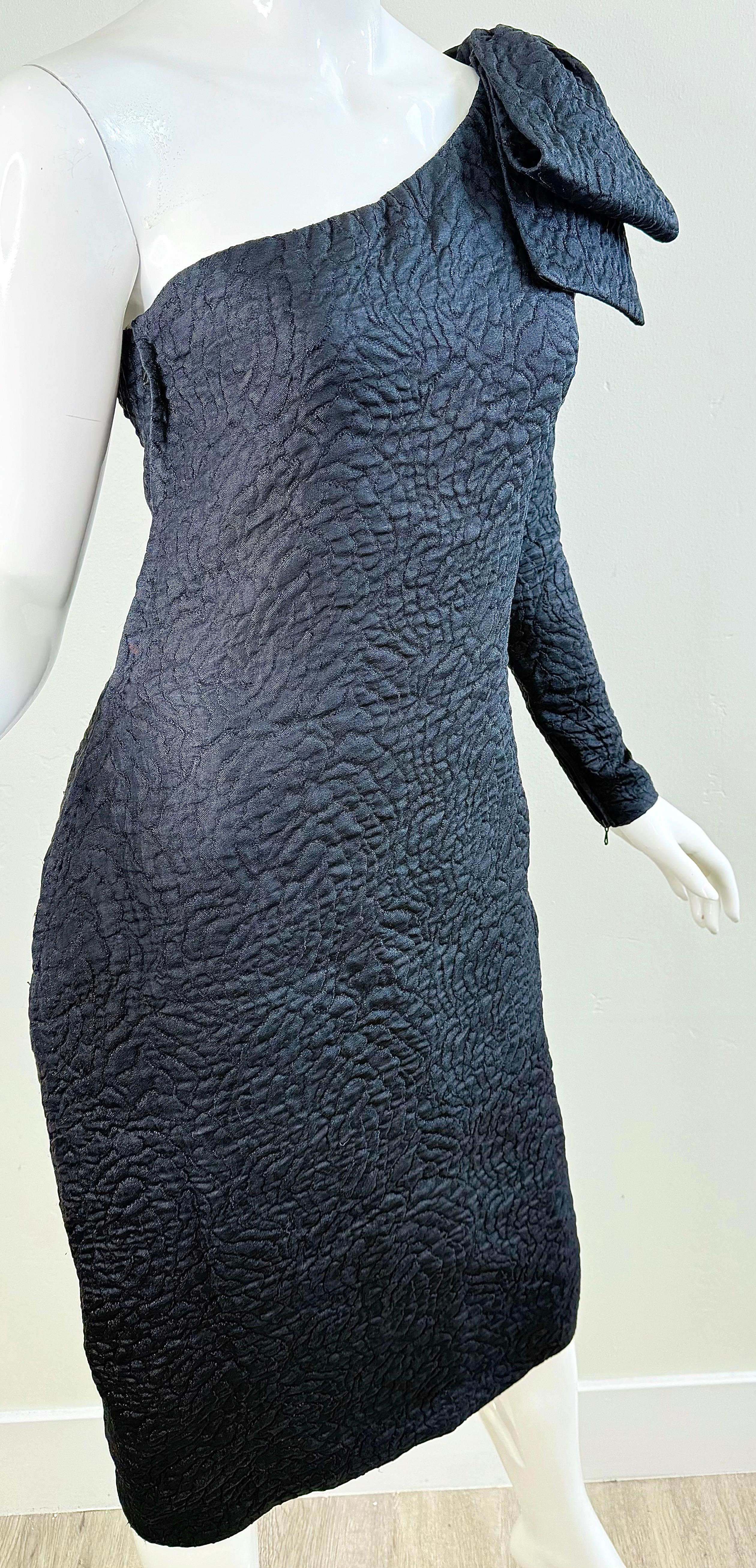 Yves Saint Laurent Herbst 1988 Schwarzes Ein-Schulter-Kleid mit strukturierter Schleife Vintage By YSL im Angebot 4