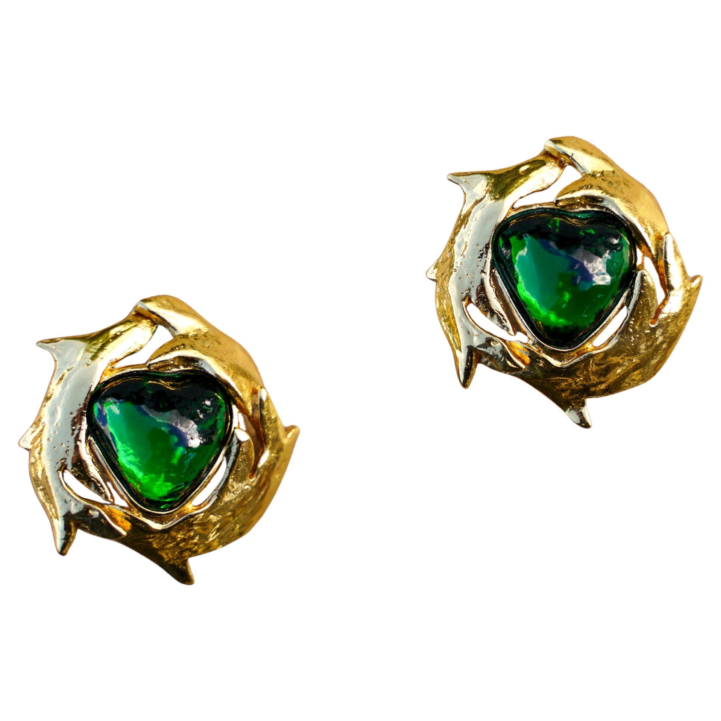 Boucles d
oreilles à clip "Fire" d
Yves Saint Laurent, vertes et dorées, années 90