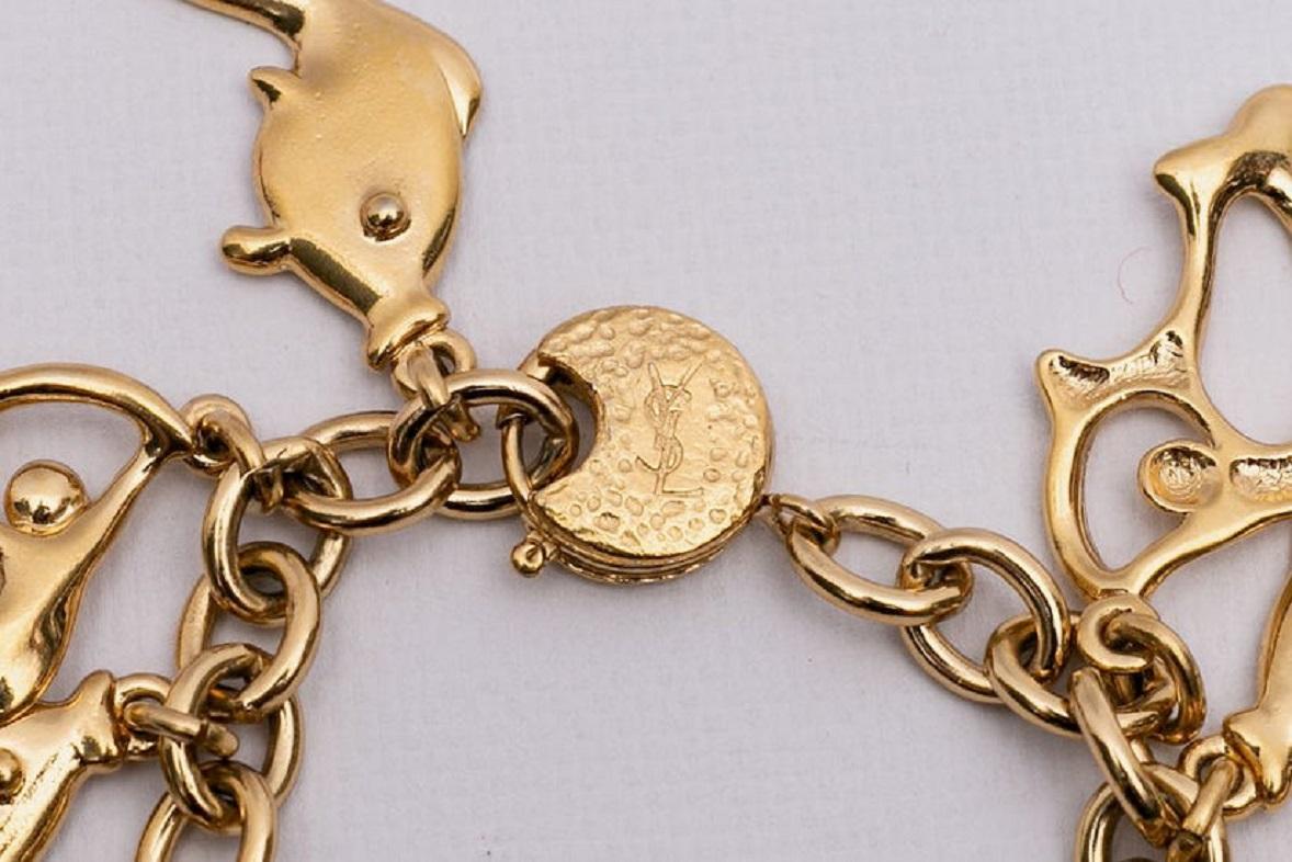 Yves Saint Laurent Bracelet de poissons en métal doré en vente 2
