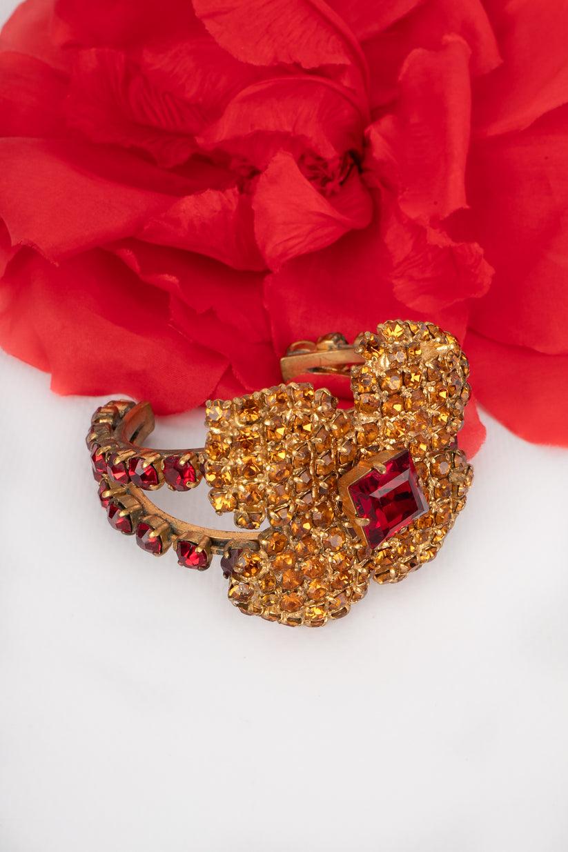 Yves Saint Laurent Flower Bracelet in Golden Metal with Rhinestones For Sale 4