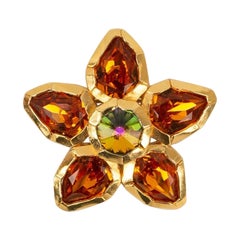 Spilla a fiore Yves Saint Laurent in metallo placcato oro