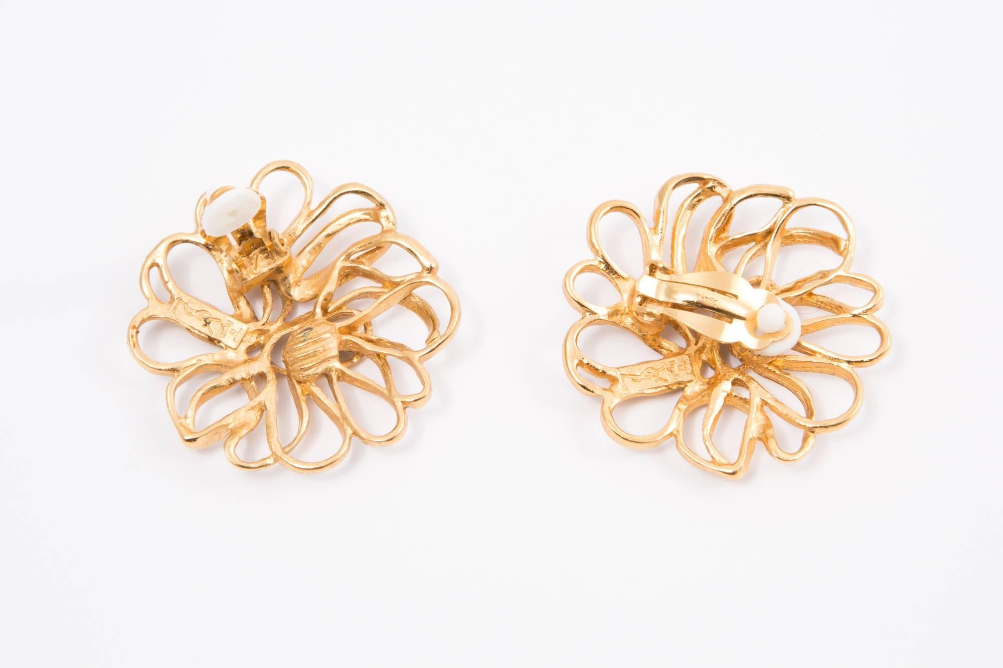 Yves Saint Laurent Flower Gold Tone Clip On Earrings In Excellent Condition In Paris, FR