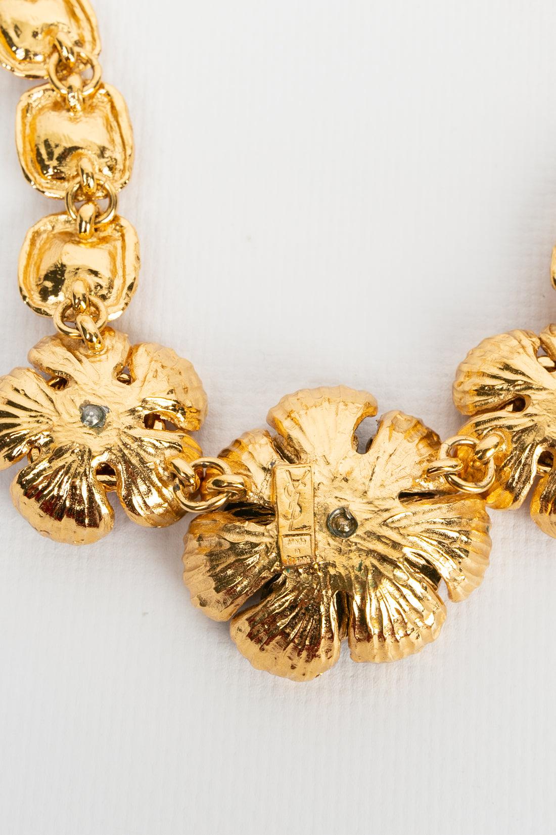 Yves Saint Laurent Collier de fleurs en métal doré en vente 5