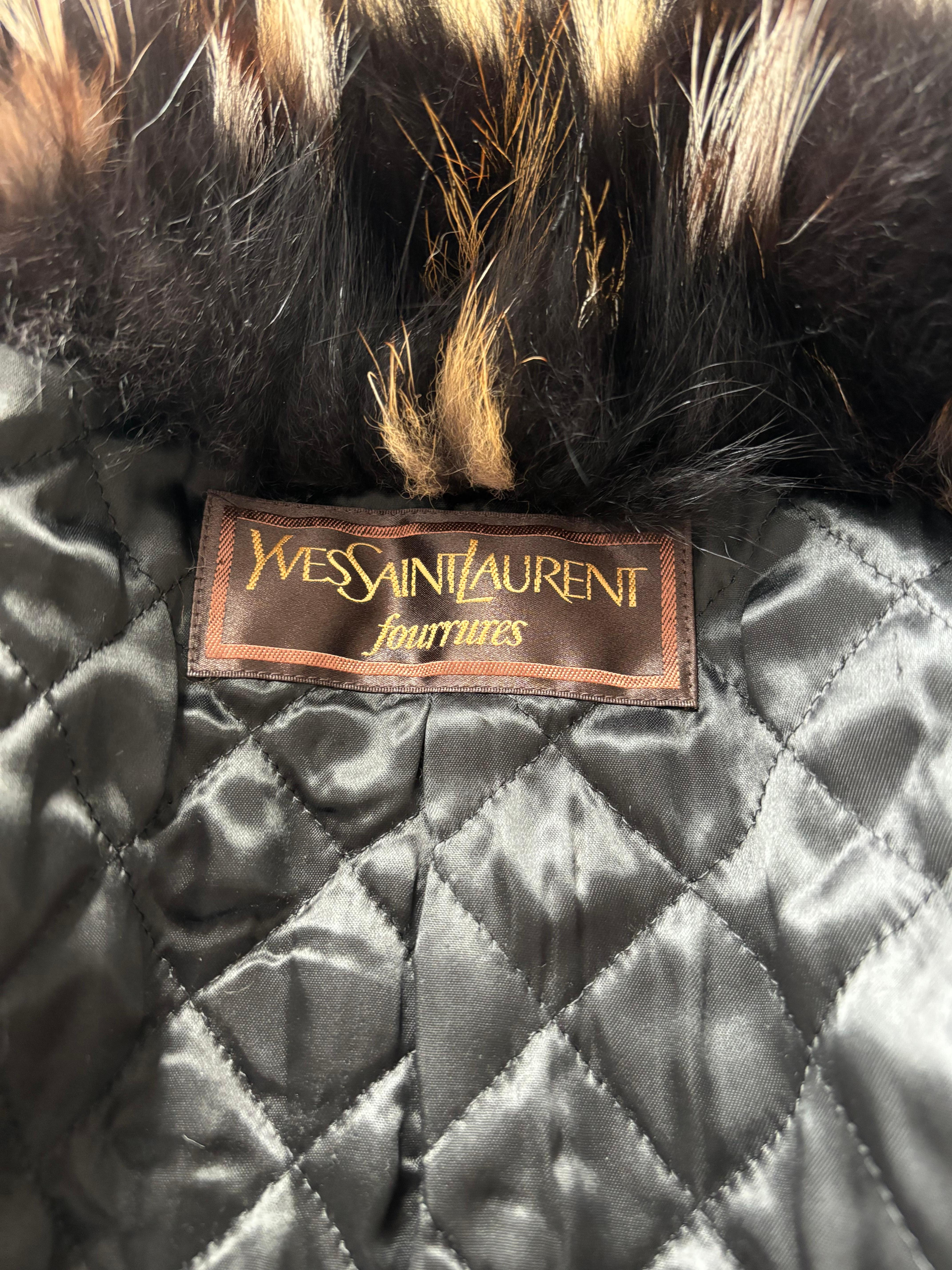 YVES SAINT LAURENT Fourrures Años 70 Chaqueta de abrigo de piel vintage 5